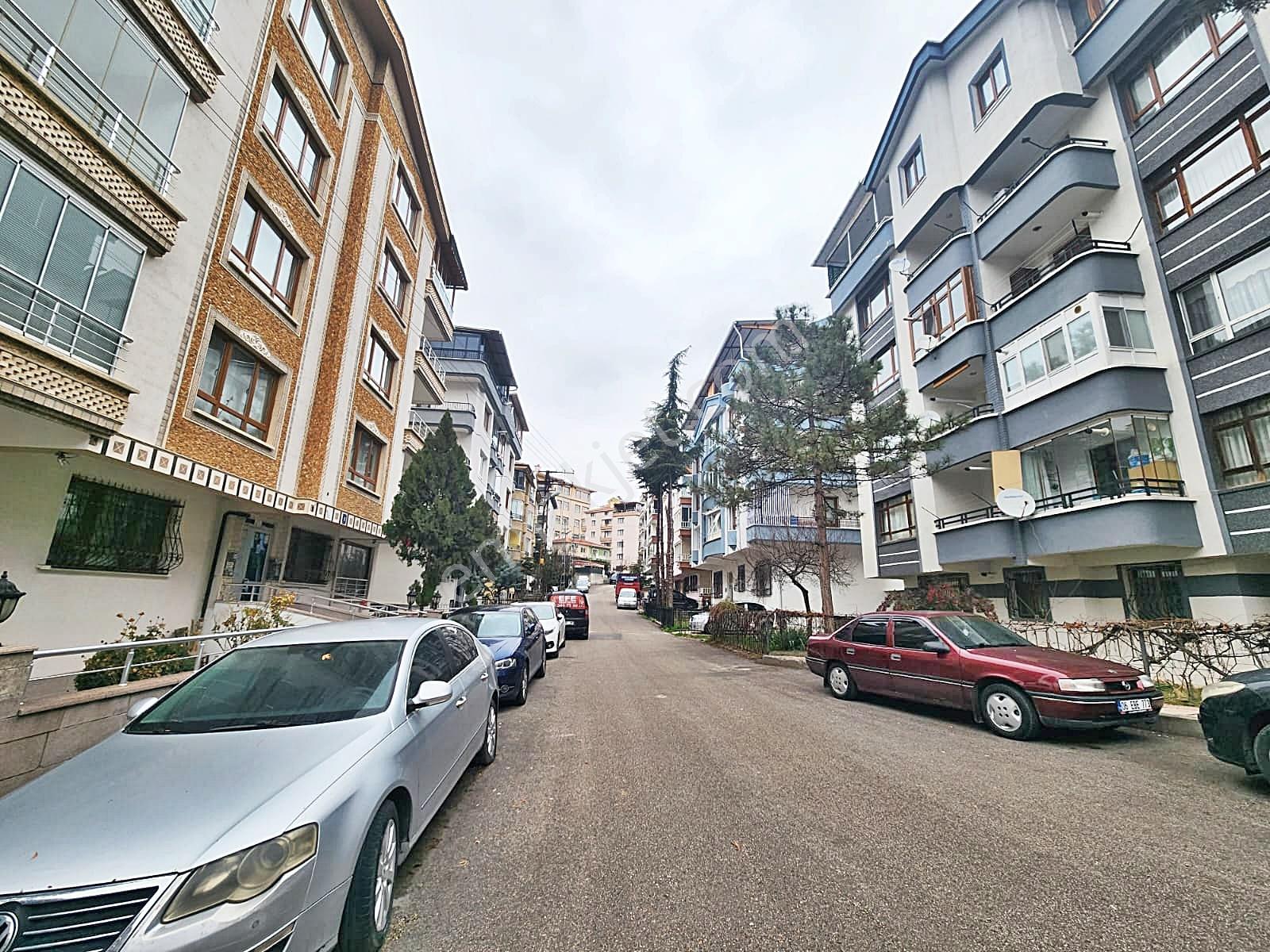 Göktürk Parkı Üstünde Balkonlu Asansörlü 2+1 Daire - Görsel 25
