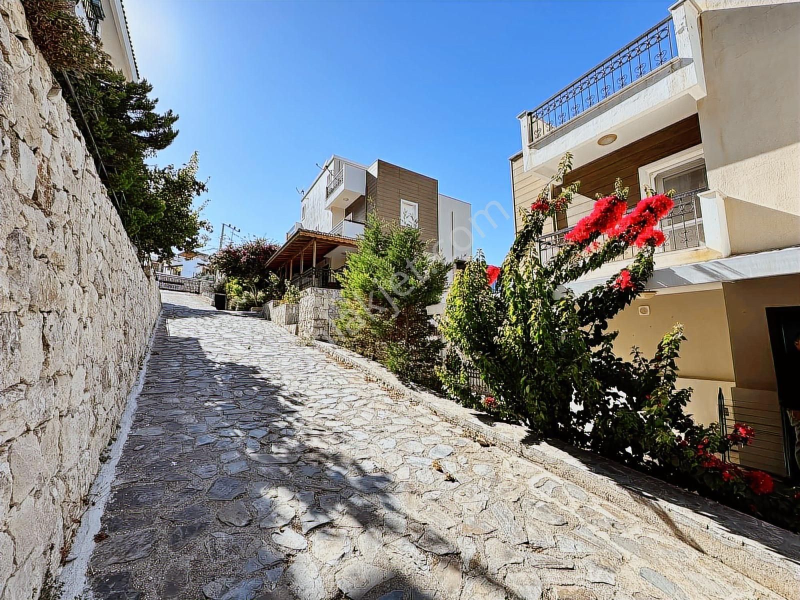 Karaburun Mordoğan Deniz Manzaralı 5+1 350 M2 Satılık Triblex - Görsel 21