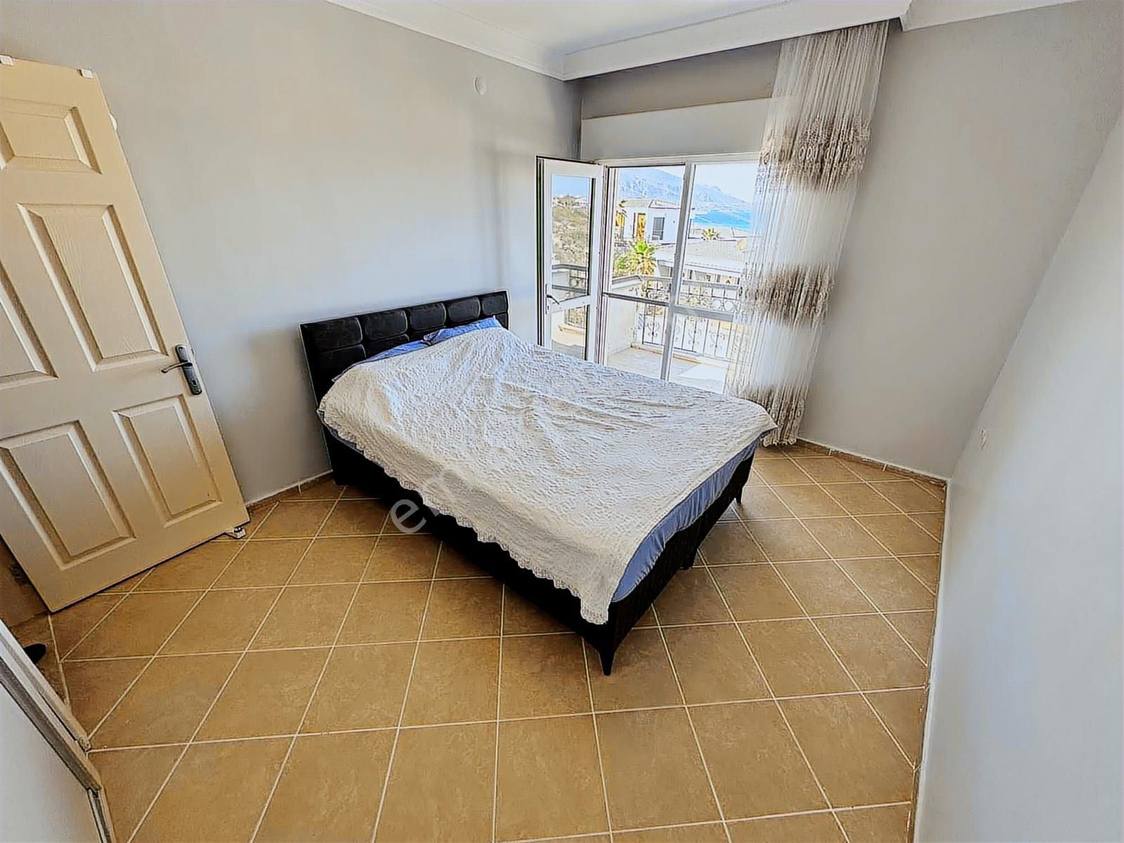 Karaburun Mordoğan Deniz Manzaralı 5+1 350 M2 Satılık Triblex - Görsel 6