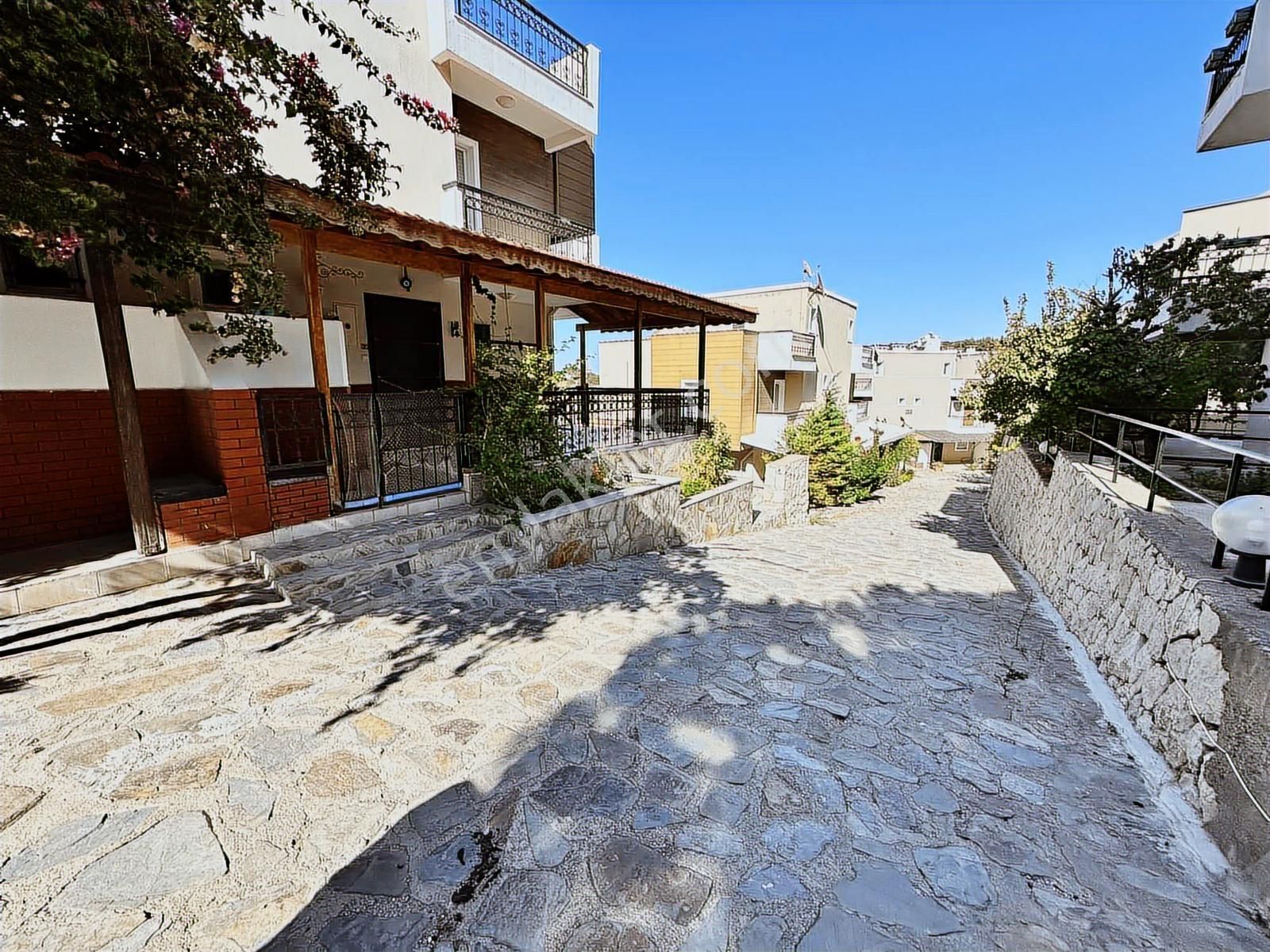 Karaburun Mordoğan Deniz Manzaralı 5+1 350 M2 Satılık Triblex - Görsel 18