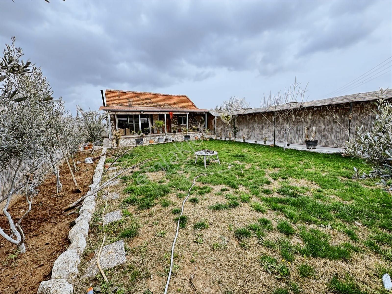 Menderes Oğlananasın'da 500 M2 Arsa İçinde 2+1 Satılık Taş Ev - Görsel 22