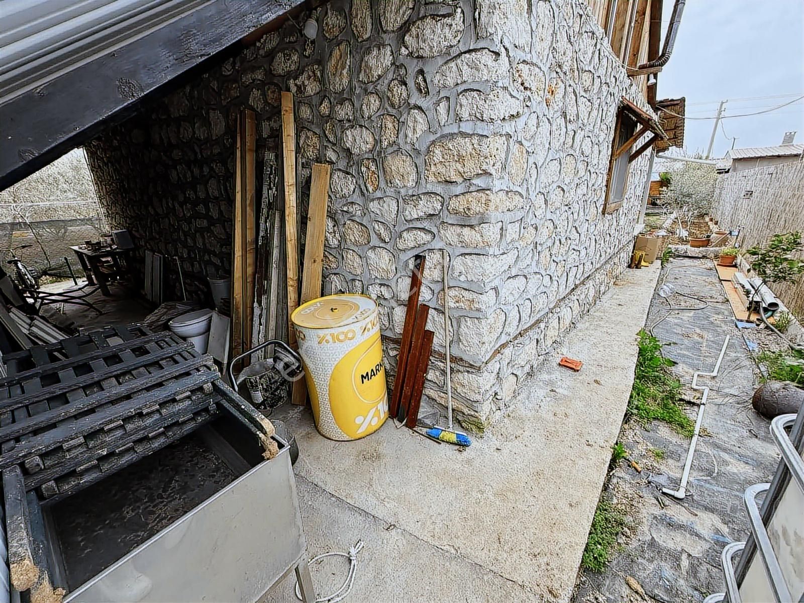 Menderes Oğlananasın'da 500 M2 Arsa İçinde 2+1 Satılık Taş Ev - Görsel 4