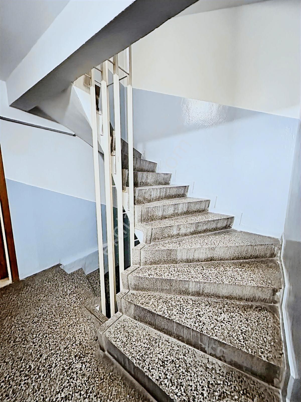 Eşrefpaşa'da 2+1 110 M2 Geniş Asansörlü Doğalgazlı Satılık - Görsel 15