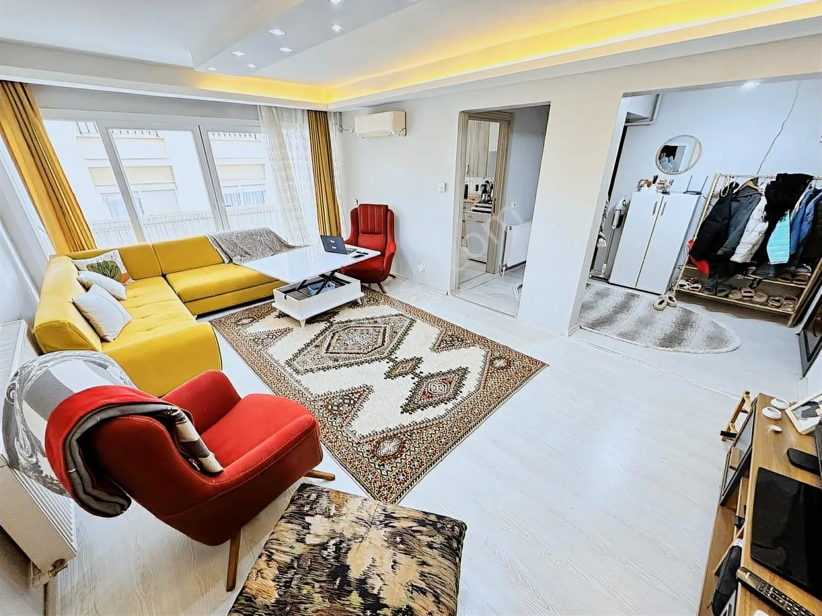 Eşrefpaşa'da 2+1 110 M2 Geniş Asansörlü Doğalgazlı Satılık