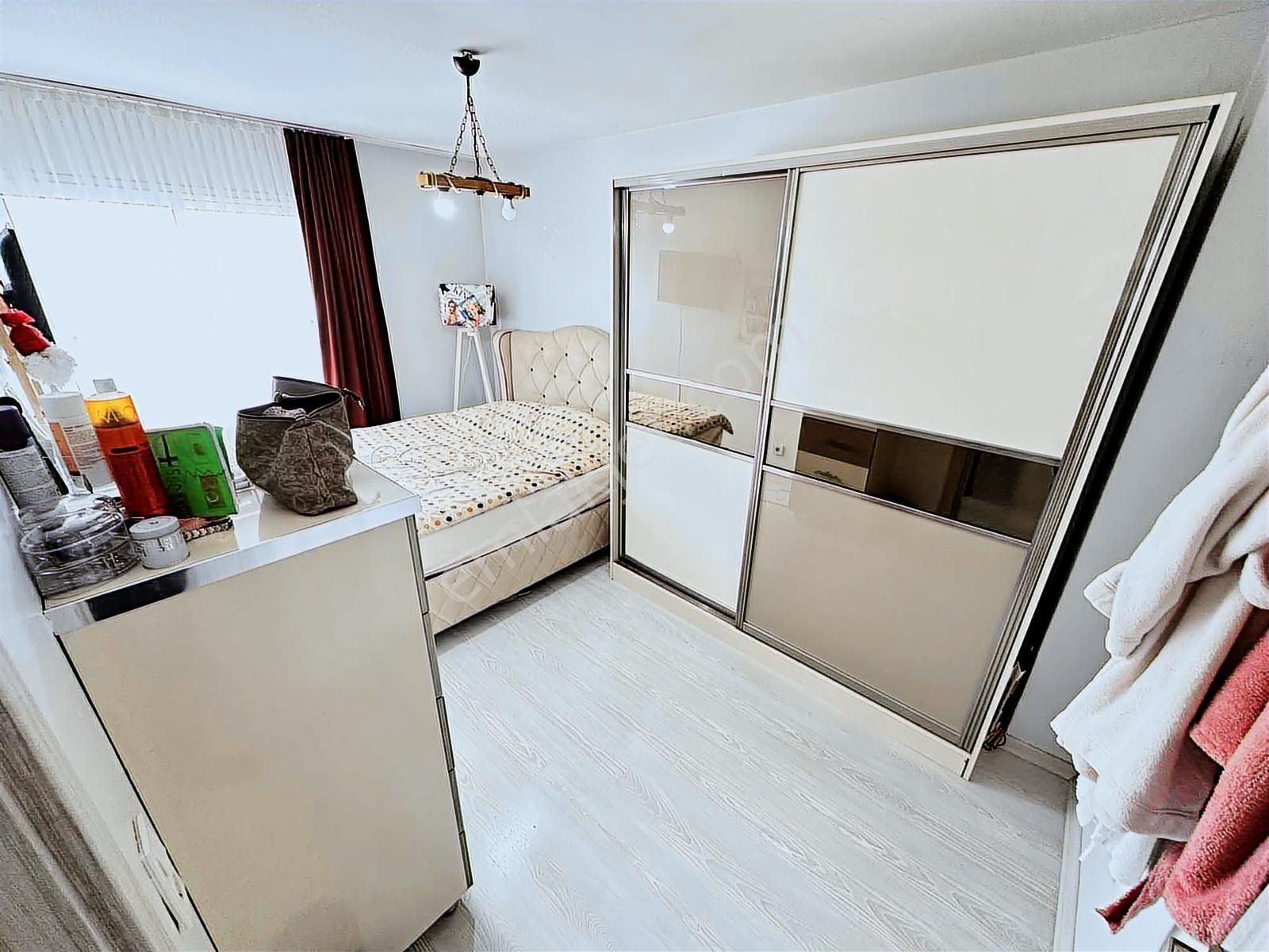 Eşrefpaşa'da 2+1 110 M2 Geniş Asansörlü Doğalgazlı Satılık - Görsel 4