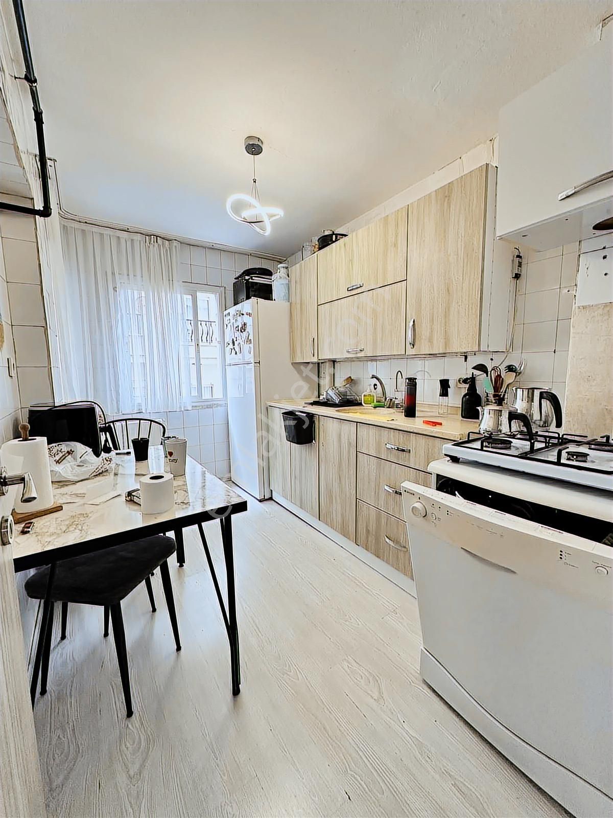 Eşrefpaşa'da 2+1 110 M2 Geniş Asansörlü Doğalgazlı Satılık - Görsel 18