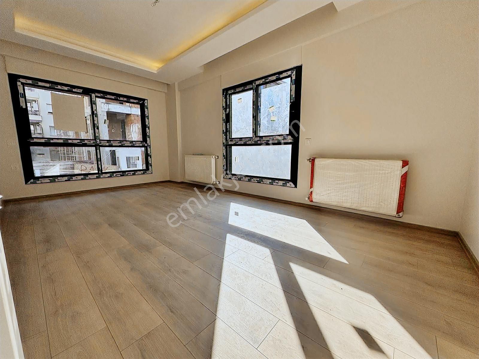 Eşrefpaşa'da 5+2 175 M2 Satılık Ters Dublex Daire