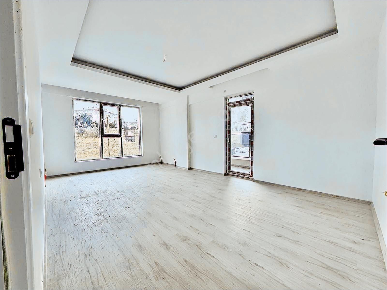 Avantaj'dan Kıbrısköy'de Cadde Yakın Sıfır Lüx Ara Kat 3+1 Daire