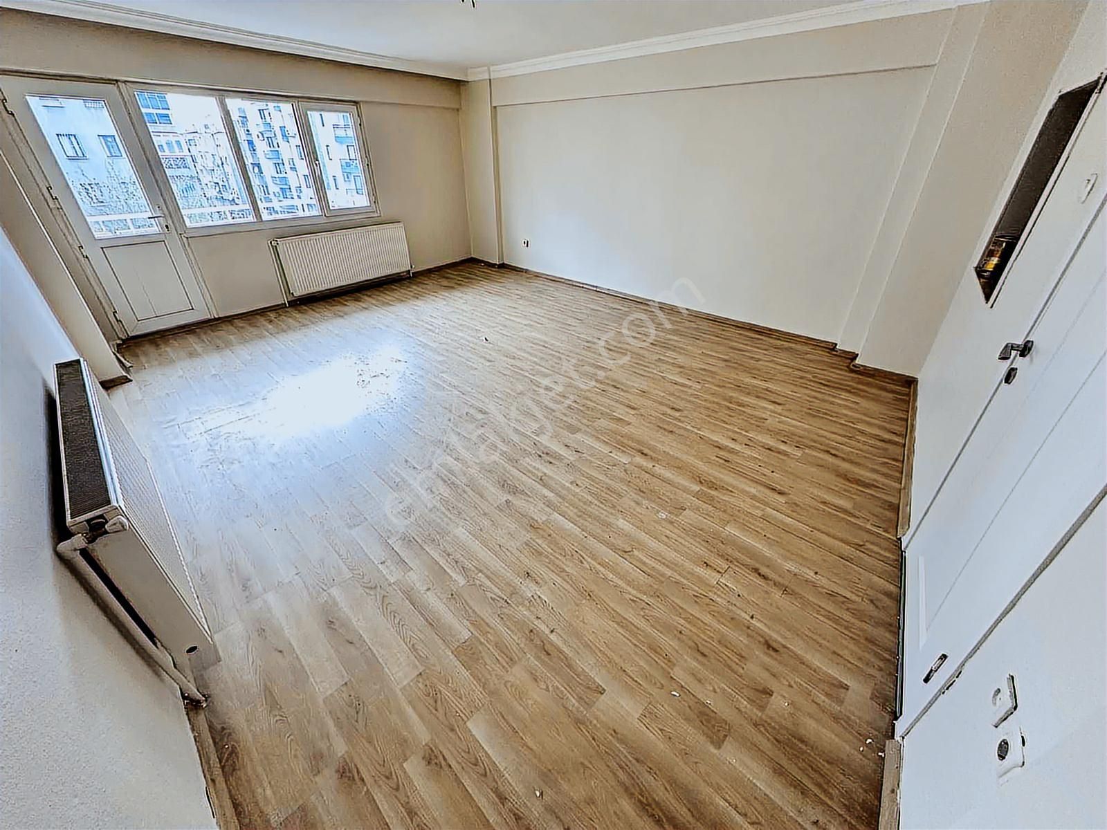 Eşrefpaşa'da Cadde Üzeri 3+1 135 M2 Asansörlü Otoparklı Satılık - Görsel 8