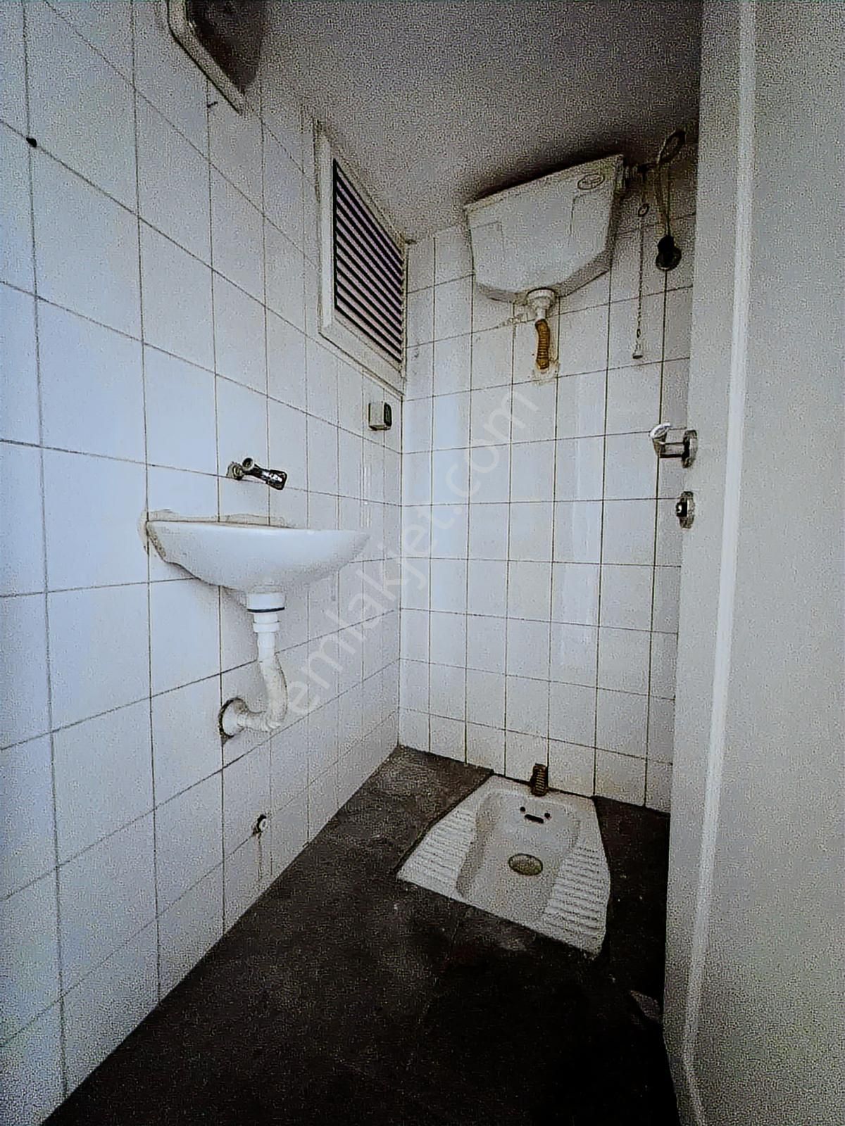 Eşrefpaşa'da Cadde Üzeri 3+1 135 M2 Asansörlü Otoparklı Satılık - Görsel 11