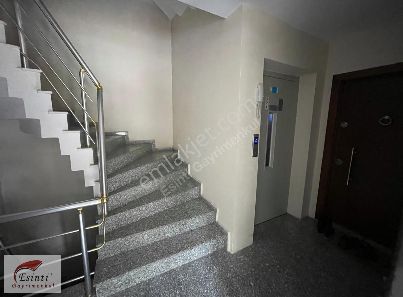 Kayışdağı Mah. 7tepe Üni. Yürüme Mesfsnd Manzaralı Çatı Katı 1+1 - Görsel 24