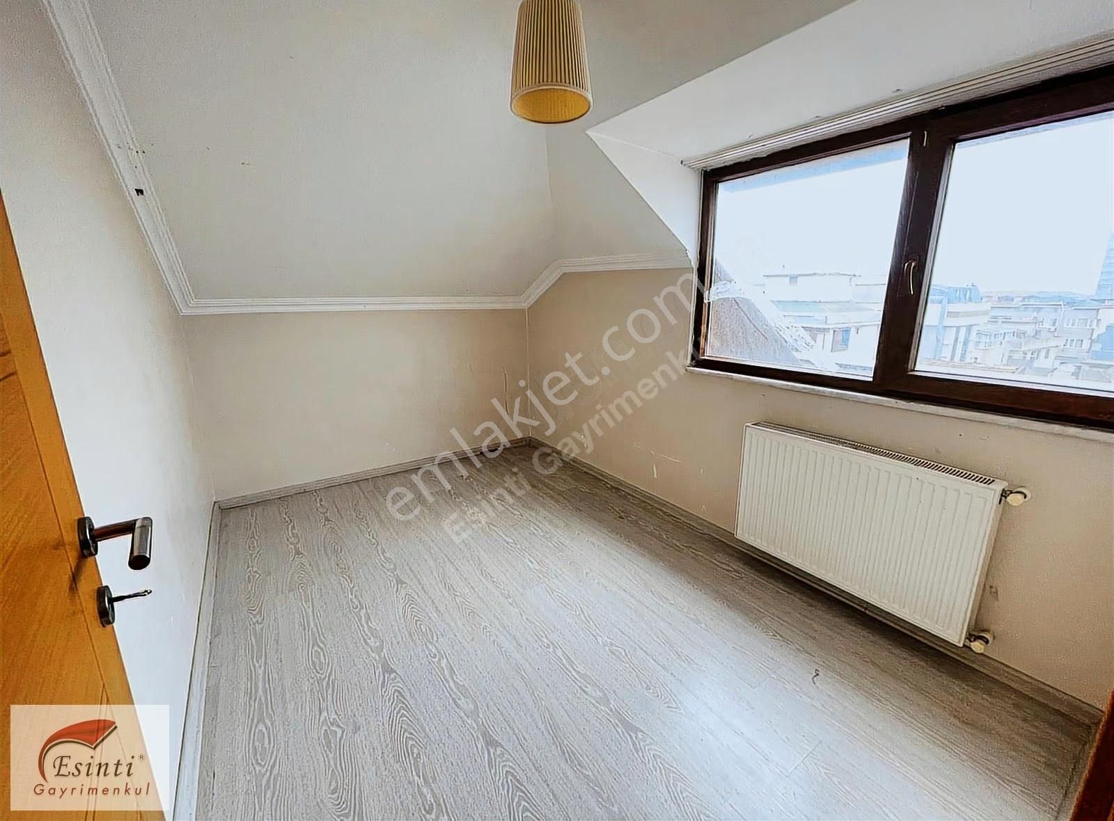 Kayışdağı Mah. 7tepe Üni. Yürüme Mesfsnd Manzaralı Çatı Katı 1+1 - Görsel 11