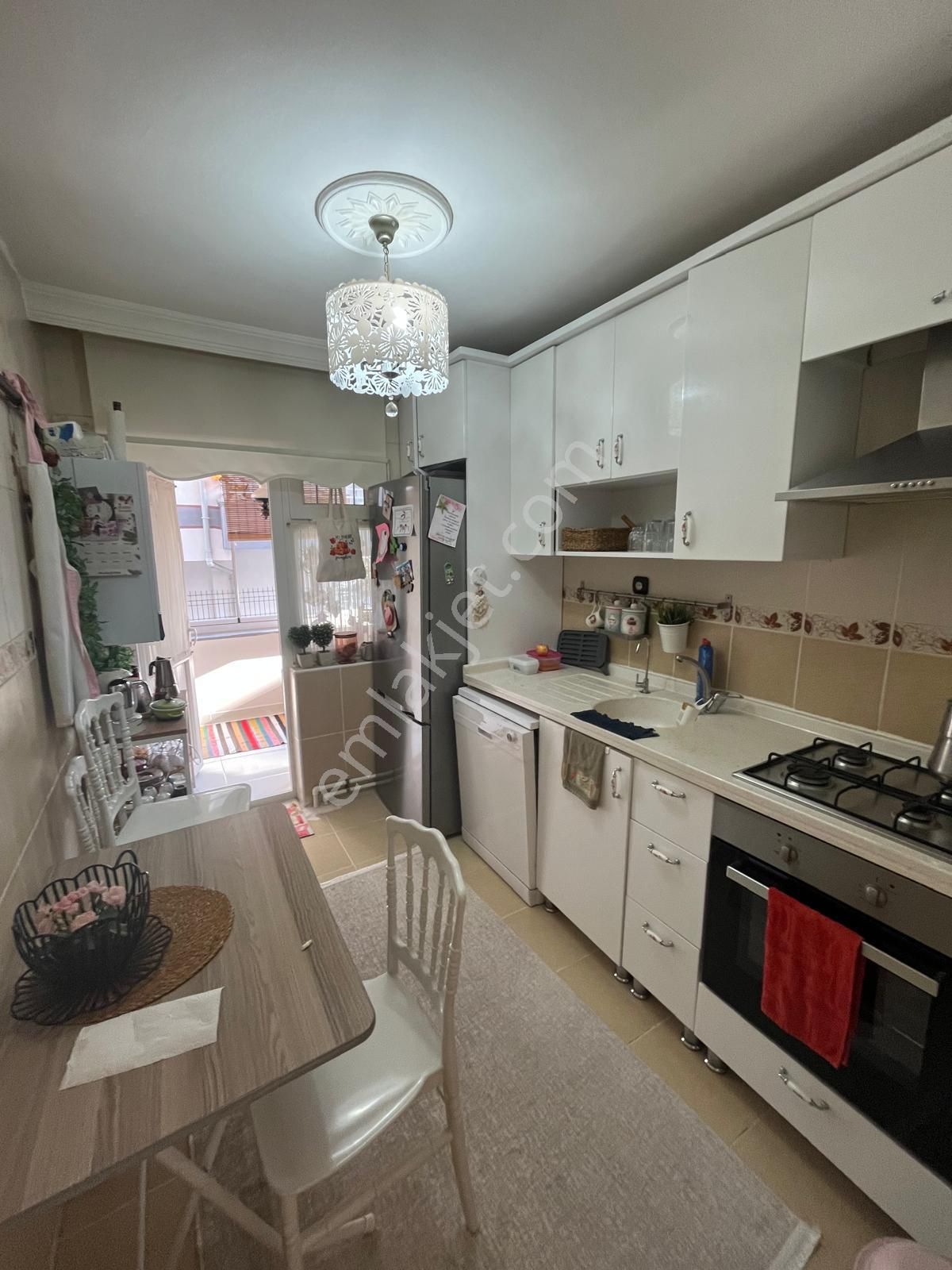 23 Nisan Mahallesinde 3+1 Full Yapılı Temiz Satılık Daire - Görsel 7