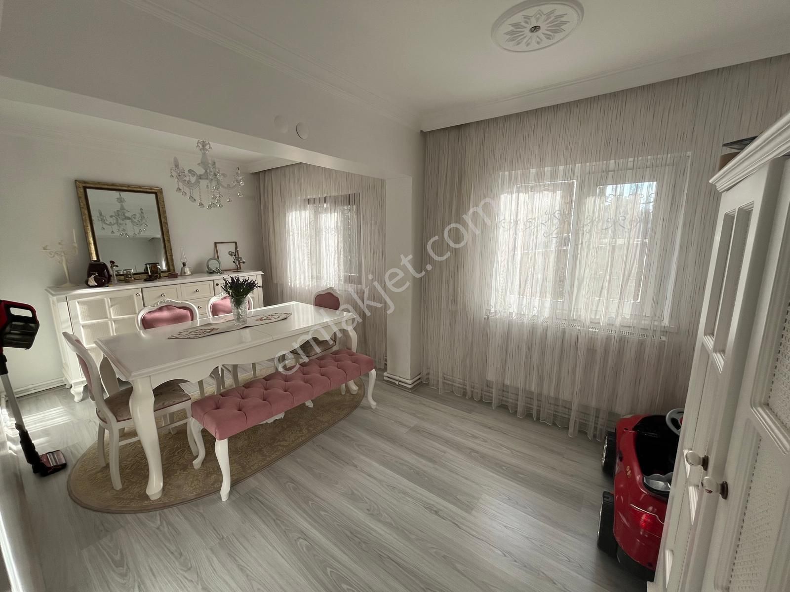 23 Nisan Mahallesinde 3+1 Full Yapılı Temiz Satılık Daire - Görsel 3