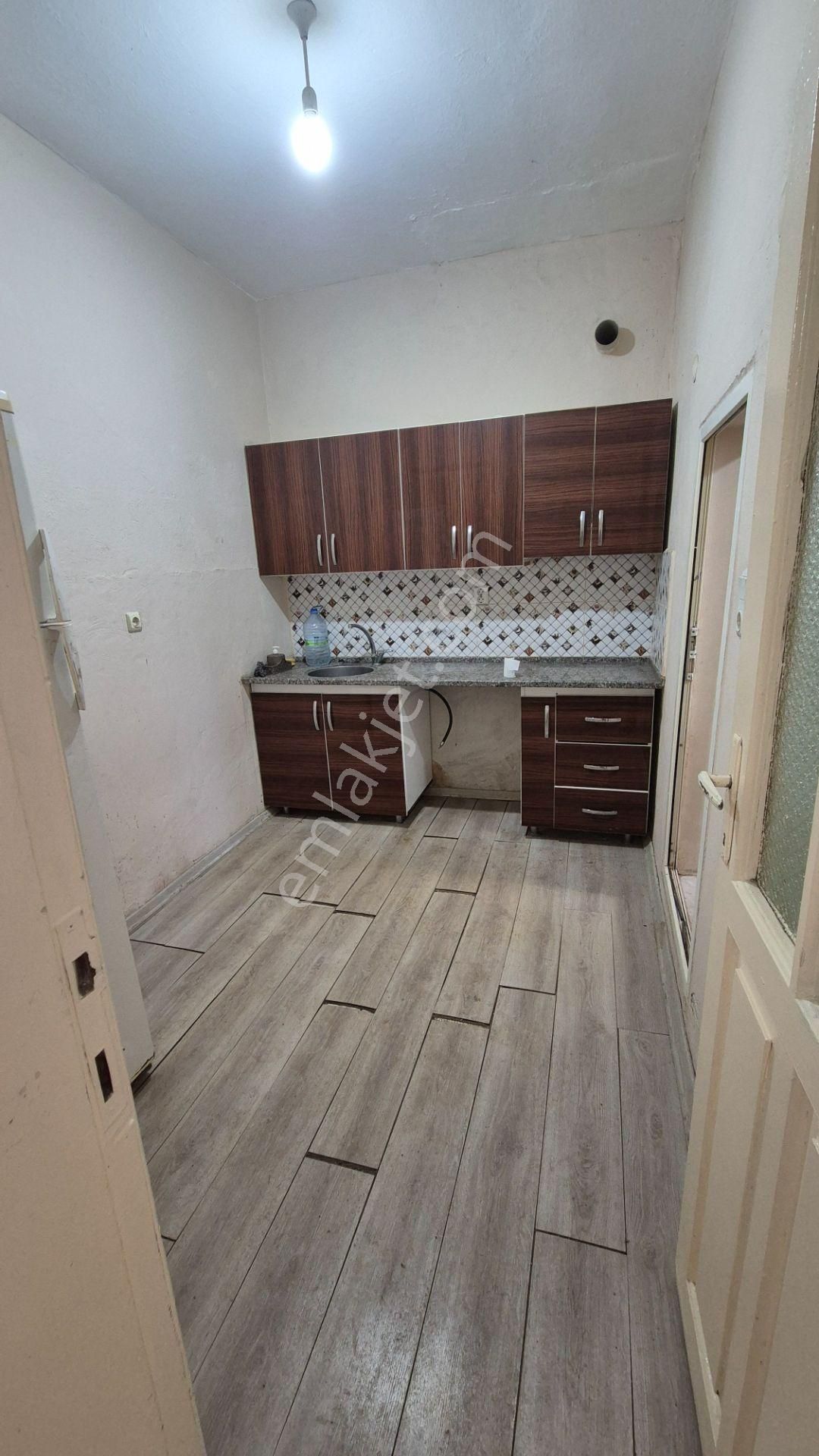 Grand Egelimden Çarşı Merkezde 2+1 Ayrı Mutfaklı Kısmi Eşyalı Kiralık Daire - Görsel 4
