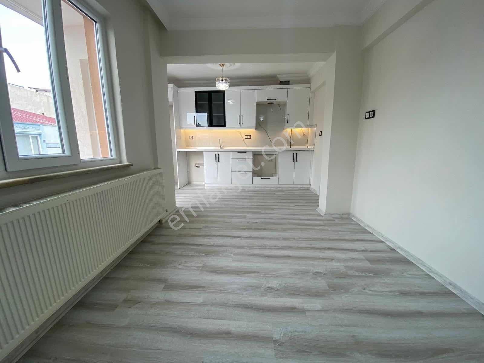 Dilşikar Mahallesinde Asansörlü 3+1 Lüks Tadilatlı Daire Fırsatı - Görsel 17