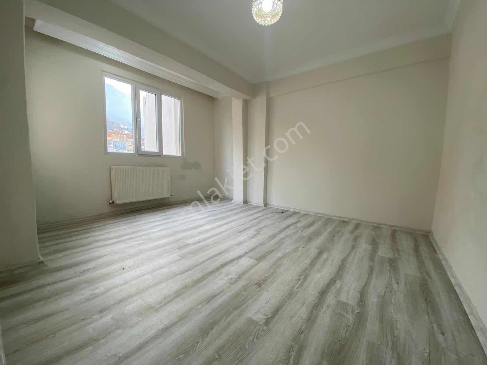 Dilşikar Mahallesinde Asansörlü 3+1 Lüks Tadilatlı Daire Fırsatı - Görsel 6