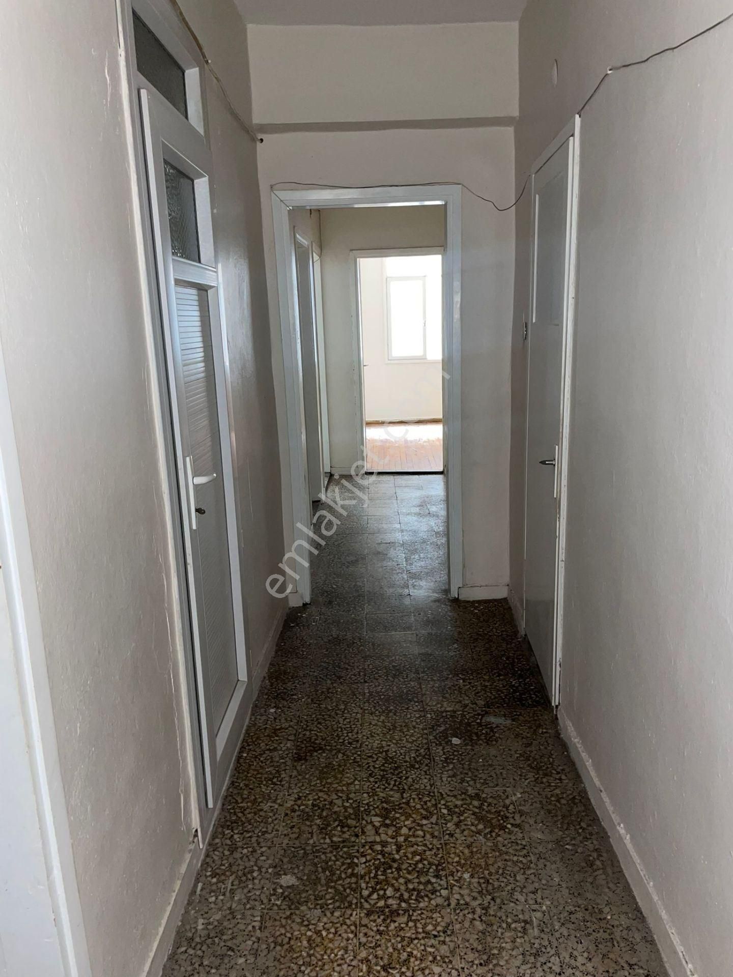 Konak Merkezde Kiralık Geniş 2.5+1 - Eşyalı Veya Eşyasız Seçeneğiyle! - Görsel 3