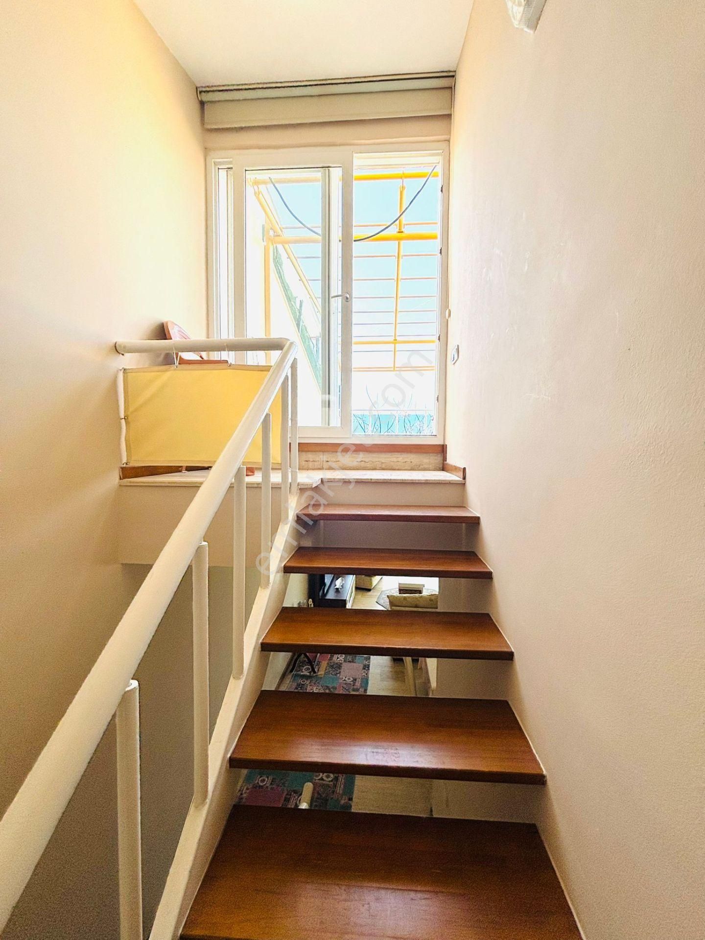 Kuşadası Kadınlar Denizinde Full Deniz Manzaralı Çatı Dubleks - Görsel 9