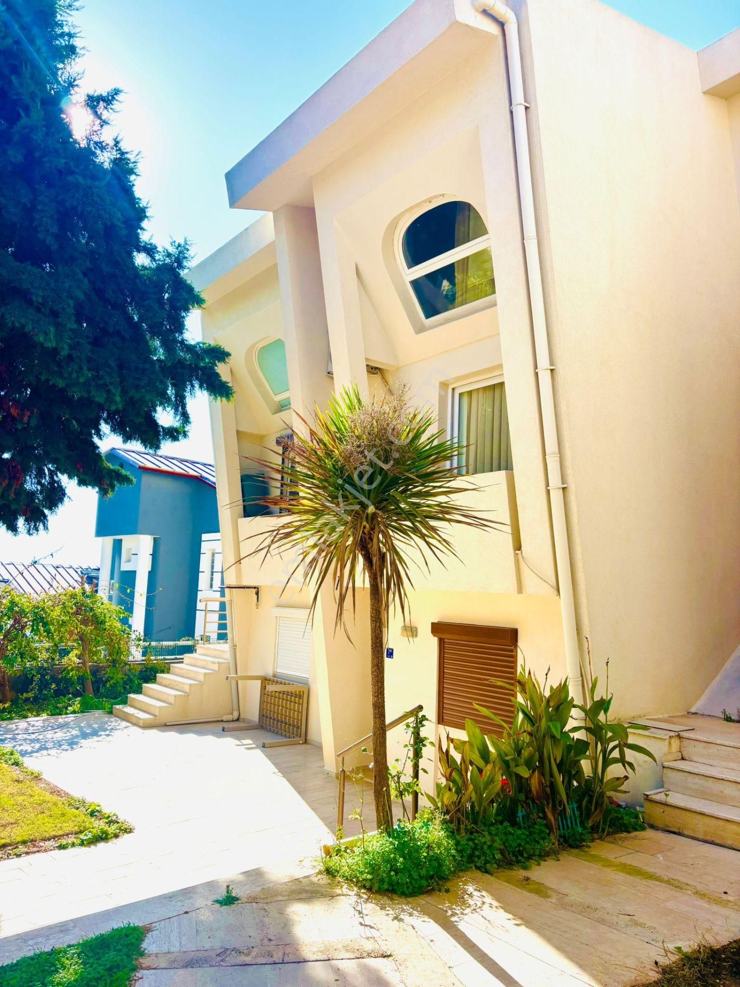 Kuşadası Kadınlar Denizinde Full Deniz Manzaralı Çatı Dubleks - Görsel 14