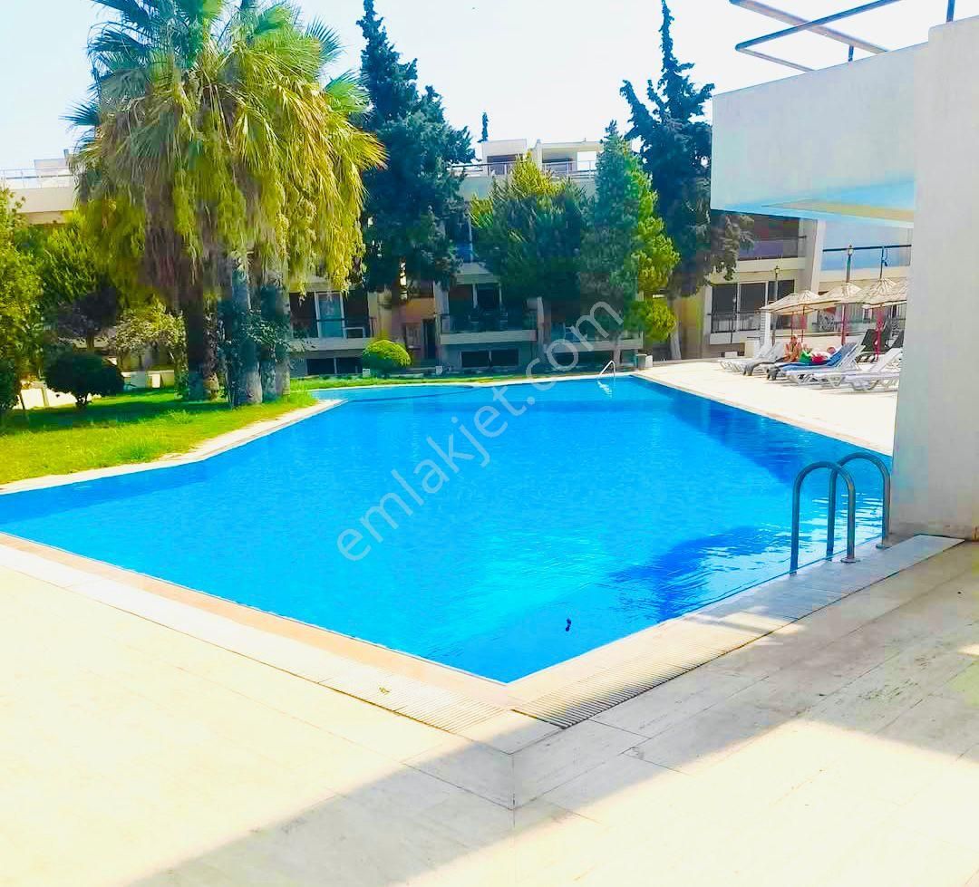 Kuşadası Kadınlar Denizinde Full Deniz Manzaralı Çatı Dubleks