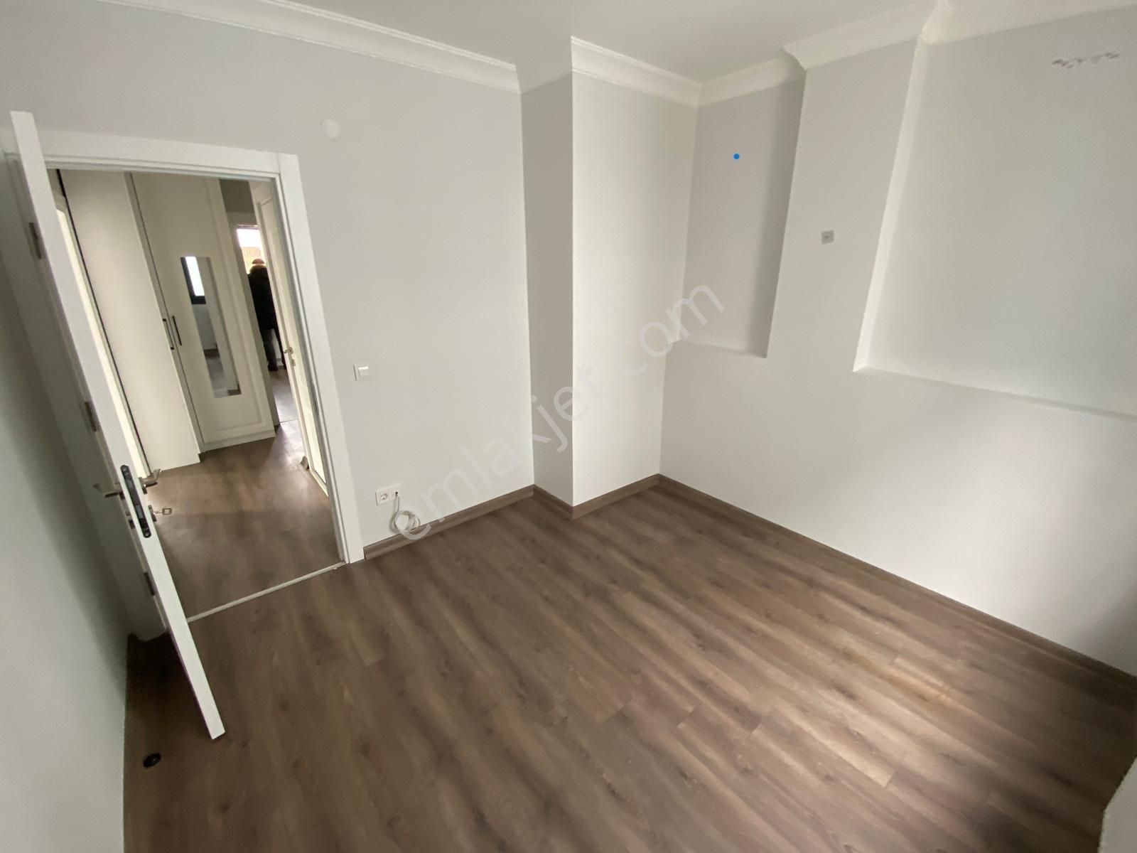 Tamiş'den Altıntepe'de Minibüse Yakın Ön Köşe Cephe 3.kat 2+1 - Görsel 27