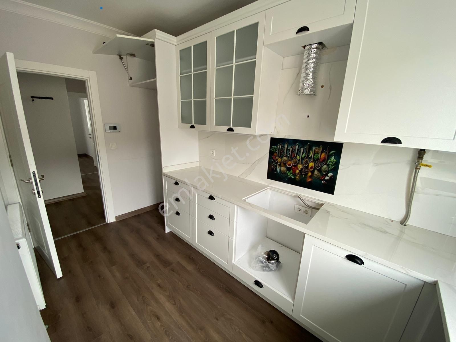 Tamiş'den Altıntepe'de Minibüse Yakın Ön Köşe Cephe 3.kat 2+1 - Görsel 5