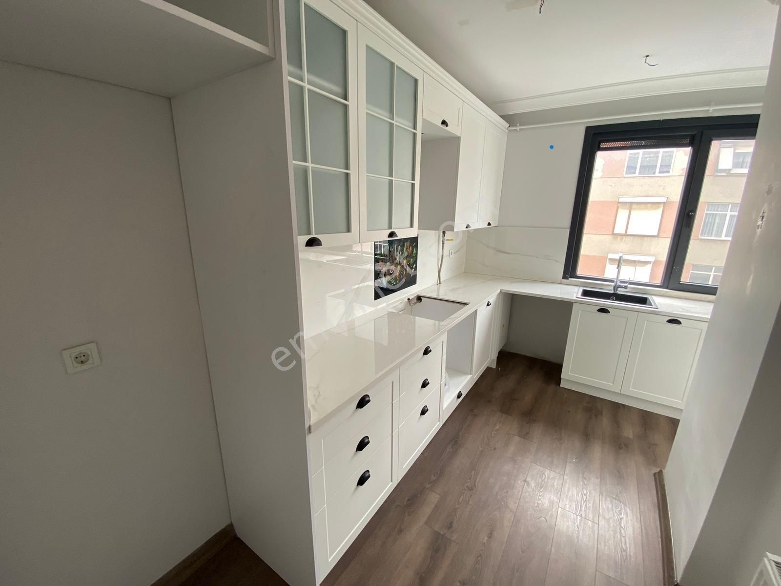 Tamiş'den Altıntepe'de Minibüse Yakın Ön Köşe Cephe 3.kat 2+1 - Görsel 13