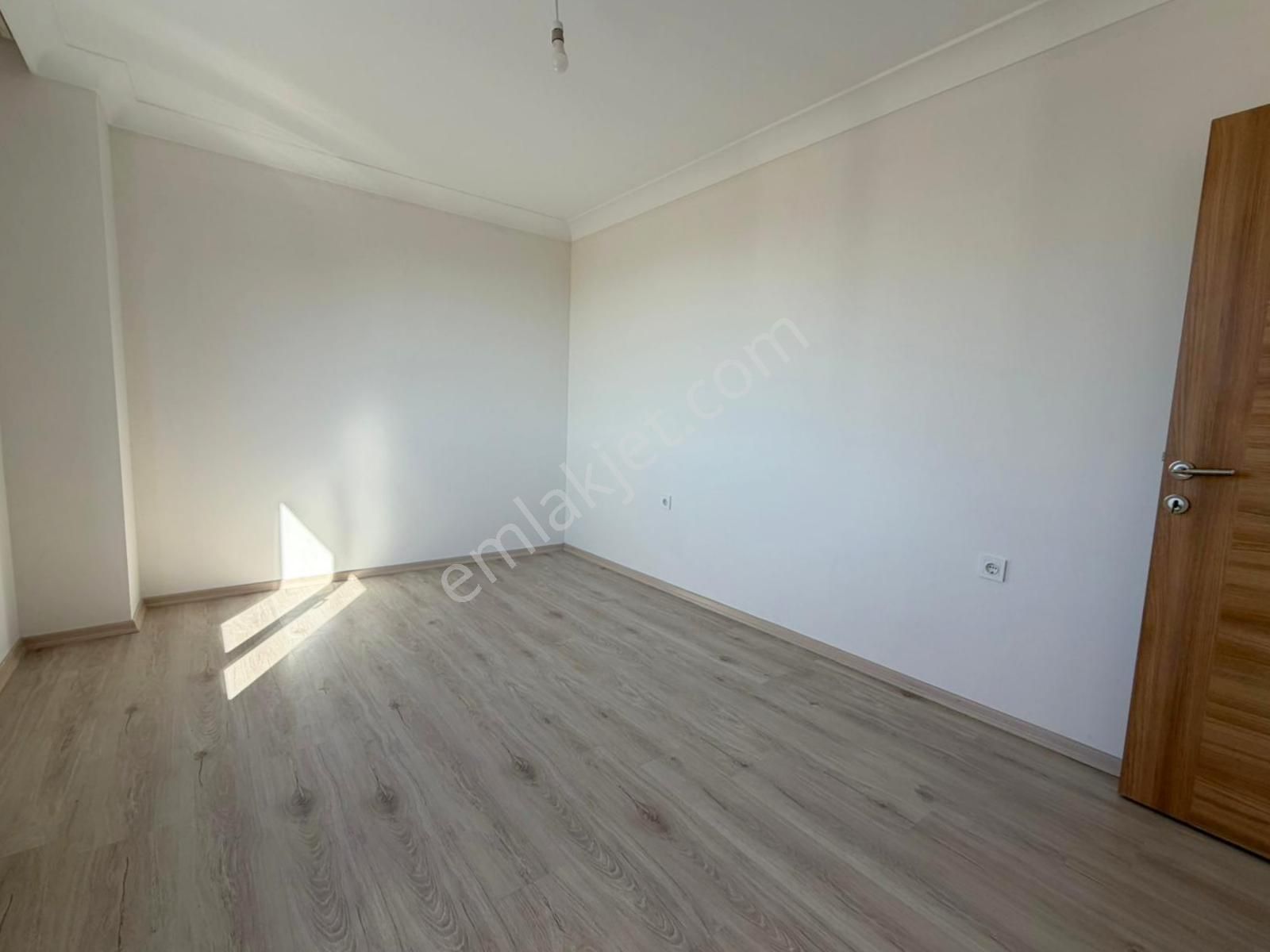 Mertcan'dan Ankara Cad.7dk İskanlı Balkonlu Ara Kat 2+1 - Görsel 11