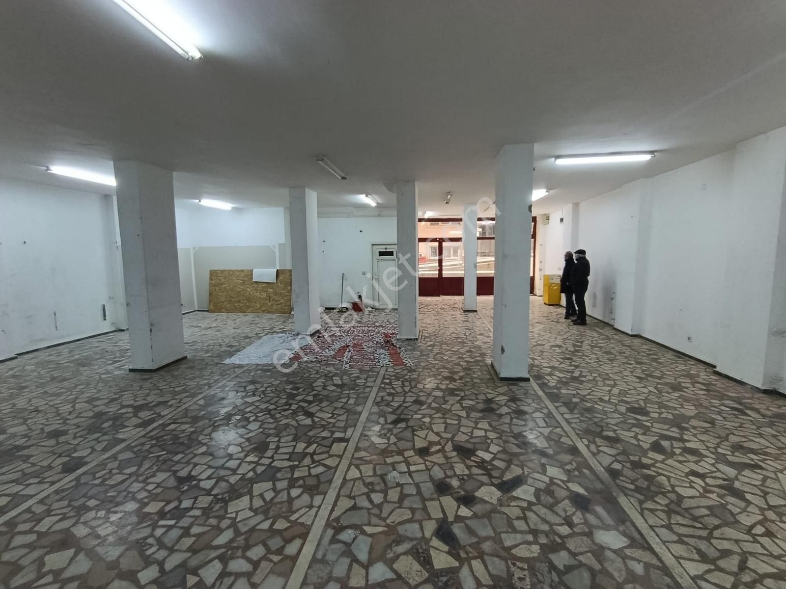 Kiralık İşyeri 180m² - Feriköy, Yayla Mahallesi