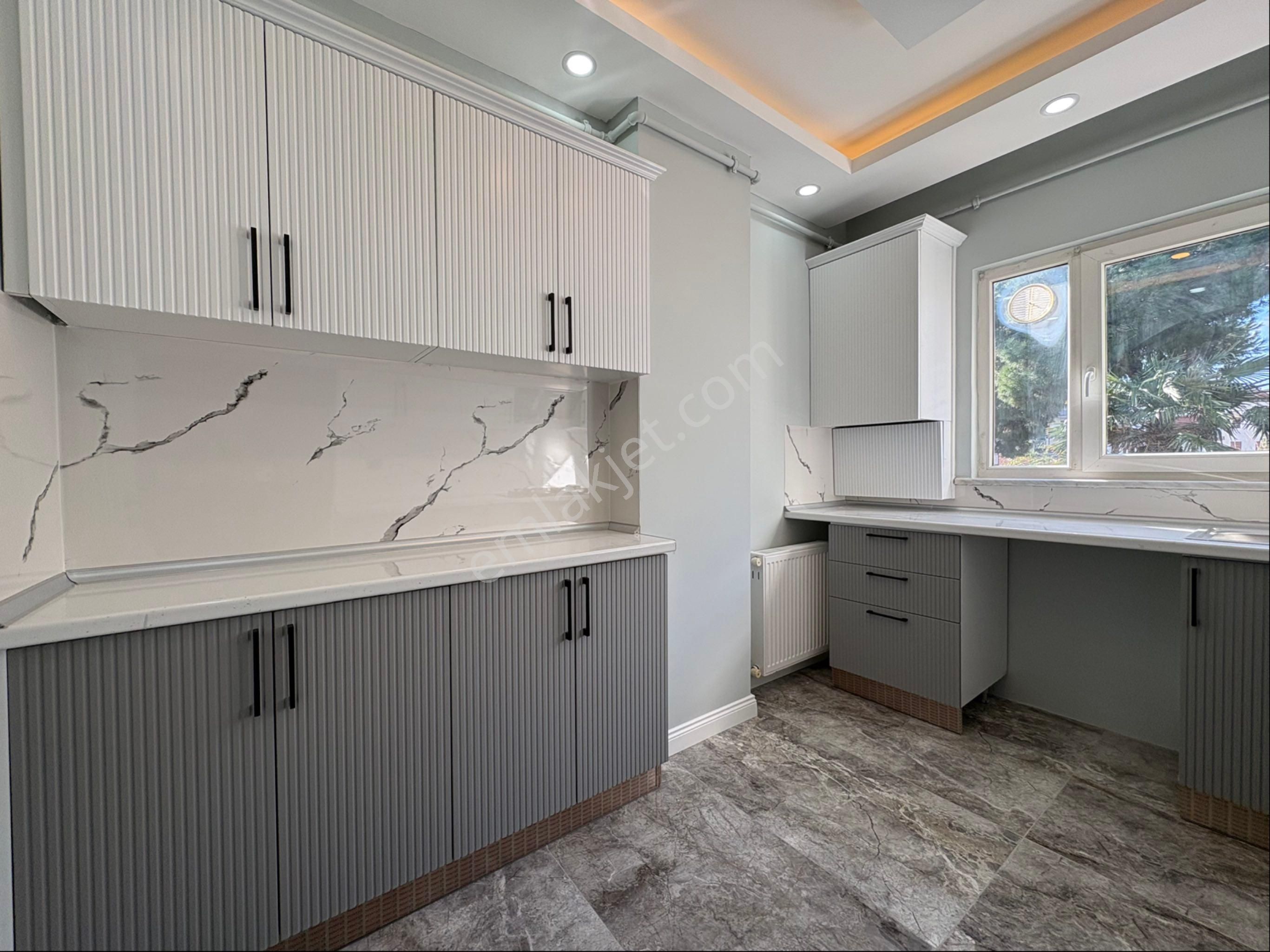 Oben'den Minibüs Cad. Ve Marmaraya Yakın 3+1 135 M² Net - Görsel 8