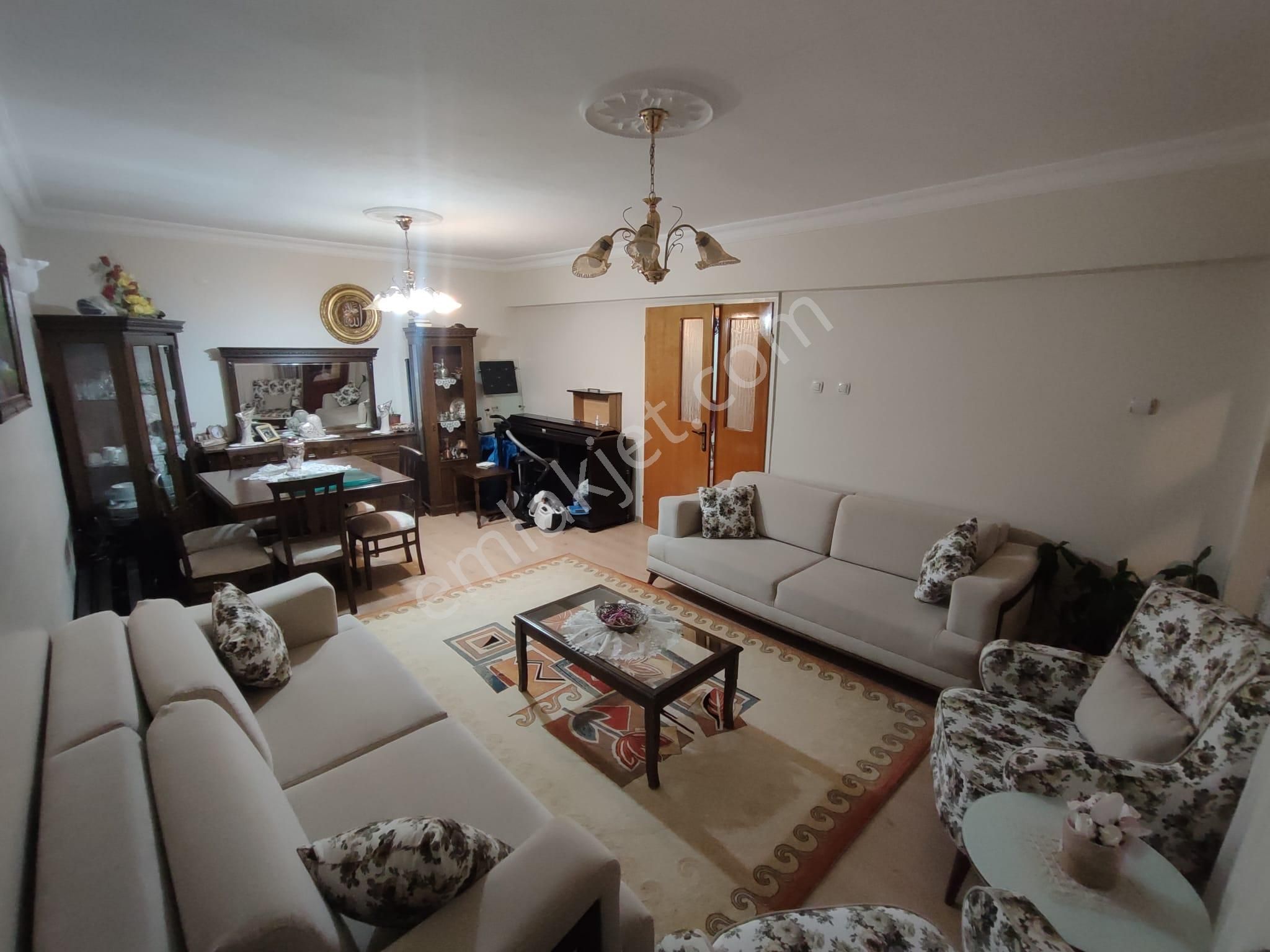 Karşıyaka Mahallesinde Site İçinde Katta 3+1 Yapılı Satılık Daire