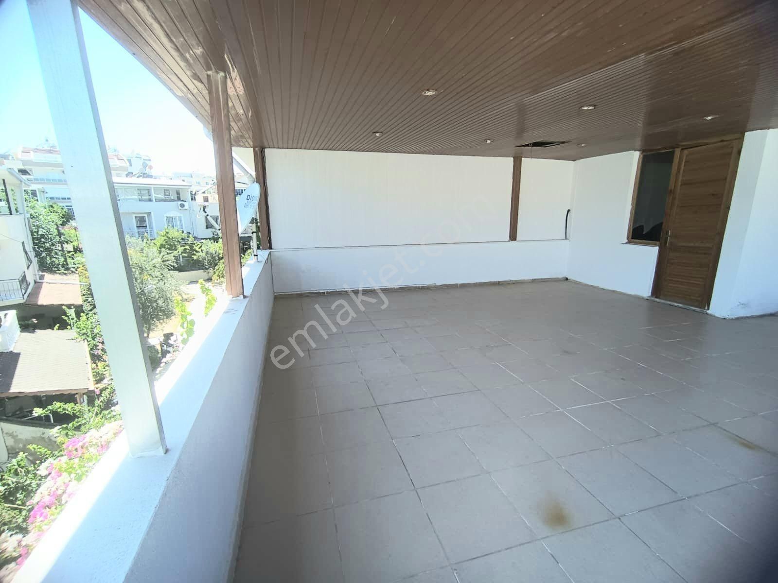 Altınkum Sahiline 650m Mesafede 4+1 Ayrılabilir Mutaklı Satılık Villa - Görsel 24