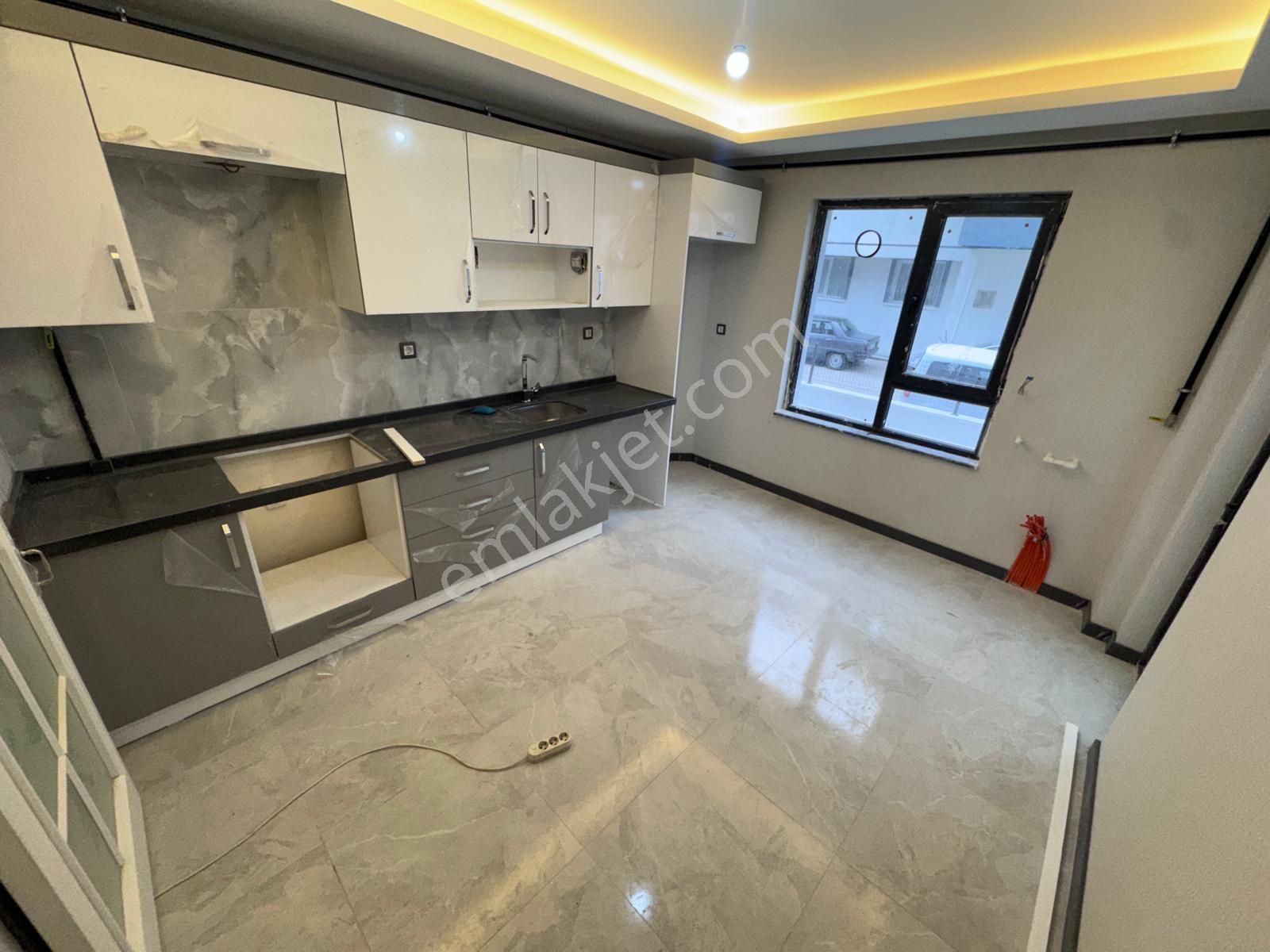 Malazgirt Mh'de 2+1 Yüksek.g Sıfır Ebeveyn By. Asansörlü Daire!!