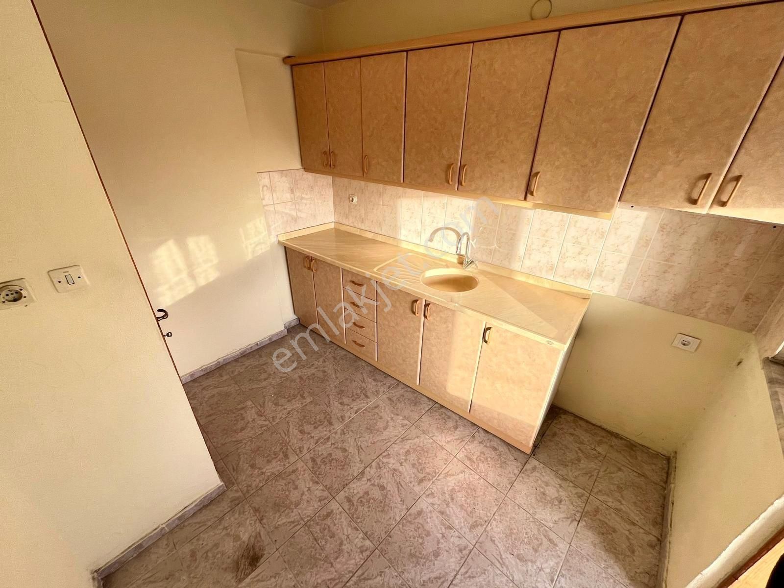 Akçay Özgüven Emlak'tan Acill Satılık 2+1 Ön Cephe Daire - Görsel 2