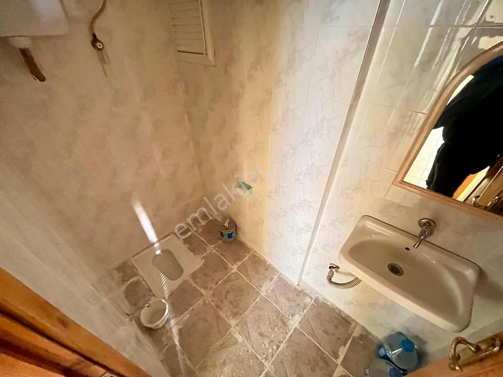 Akçay Özgüven Emlak'tan Acill Satılık 2+1 Ön Cephe Daire - Görsel 19