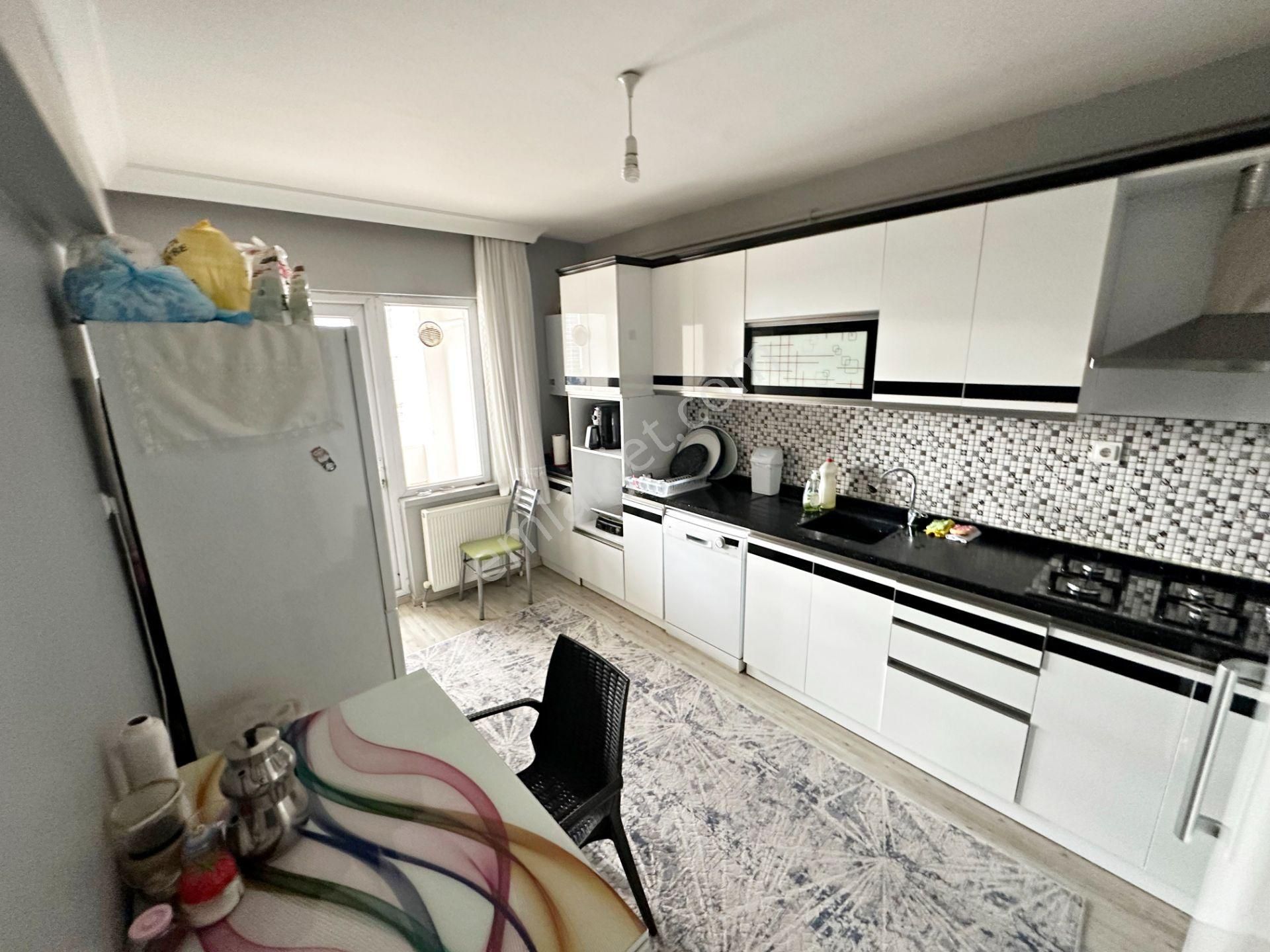 Cihandan Avcılar Mahallesin Karahöyük Cadde Üzeri 3+1 Daire - Görsel 3