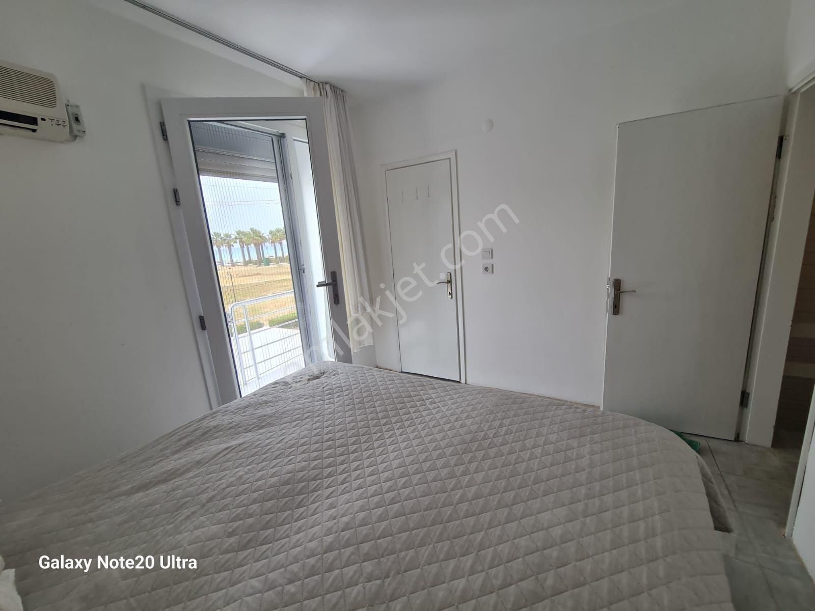 Denize Sıfır Köşe Konum Bakımlı Villa - Görsel 22