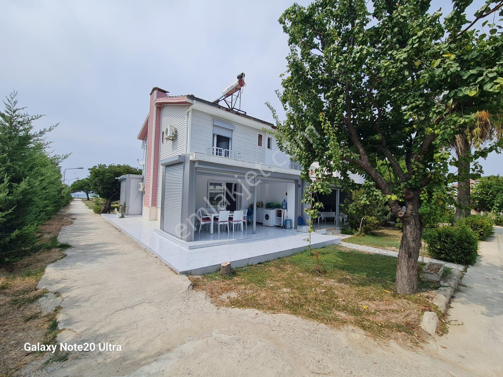 Denize Sıfır Köşe Konum Bakımlı Villa - Görsel 2