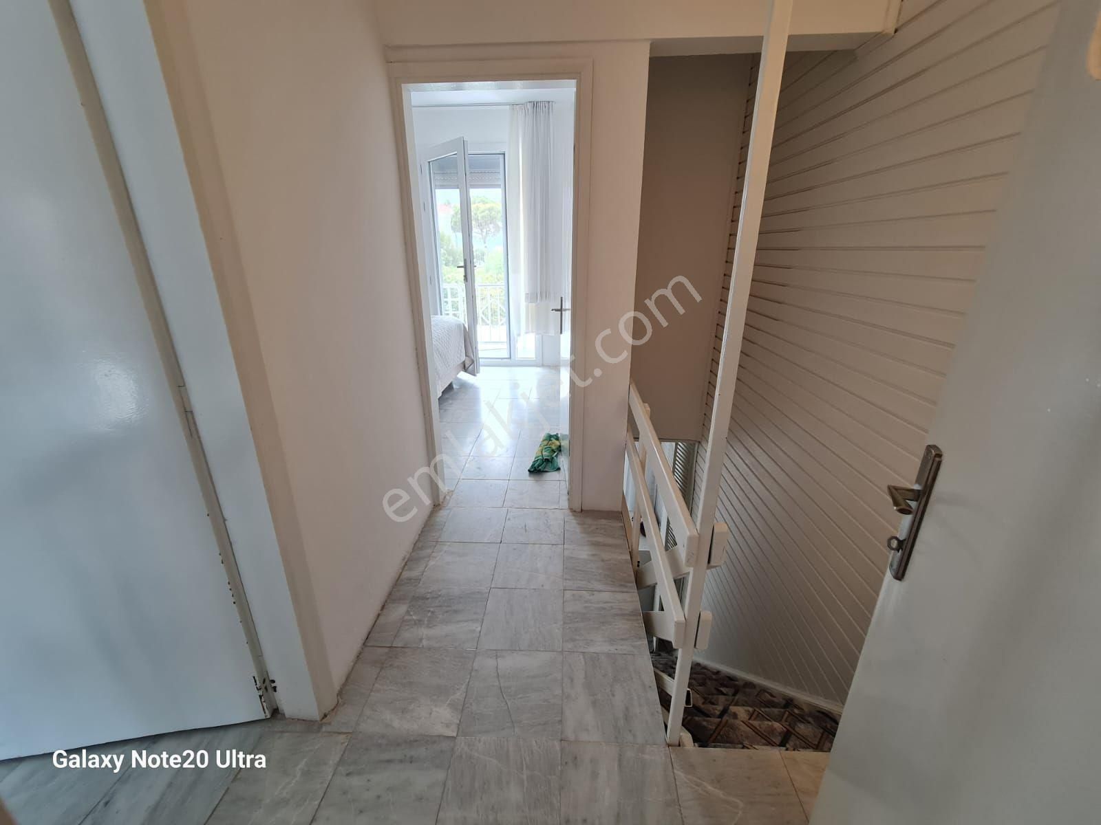 Denize Sıfır Köşe Konum Bakımlı Villa - Görsel 20