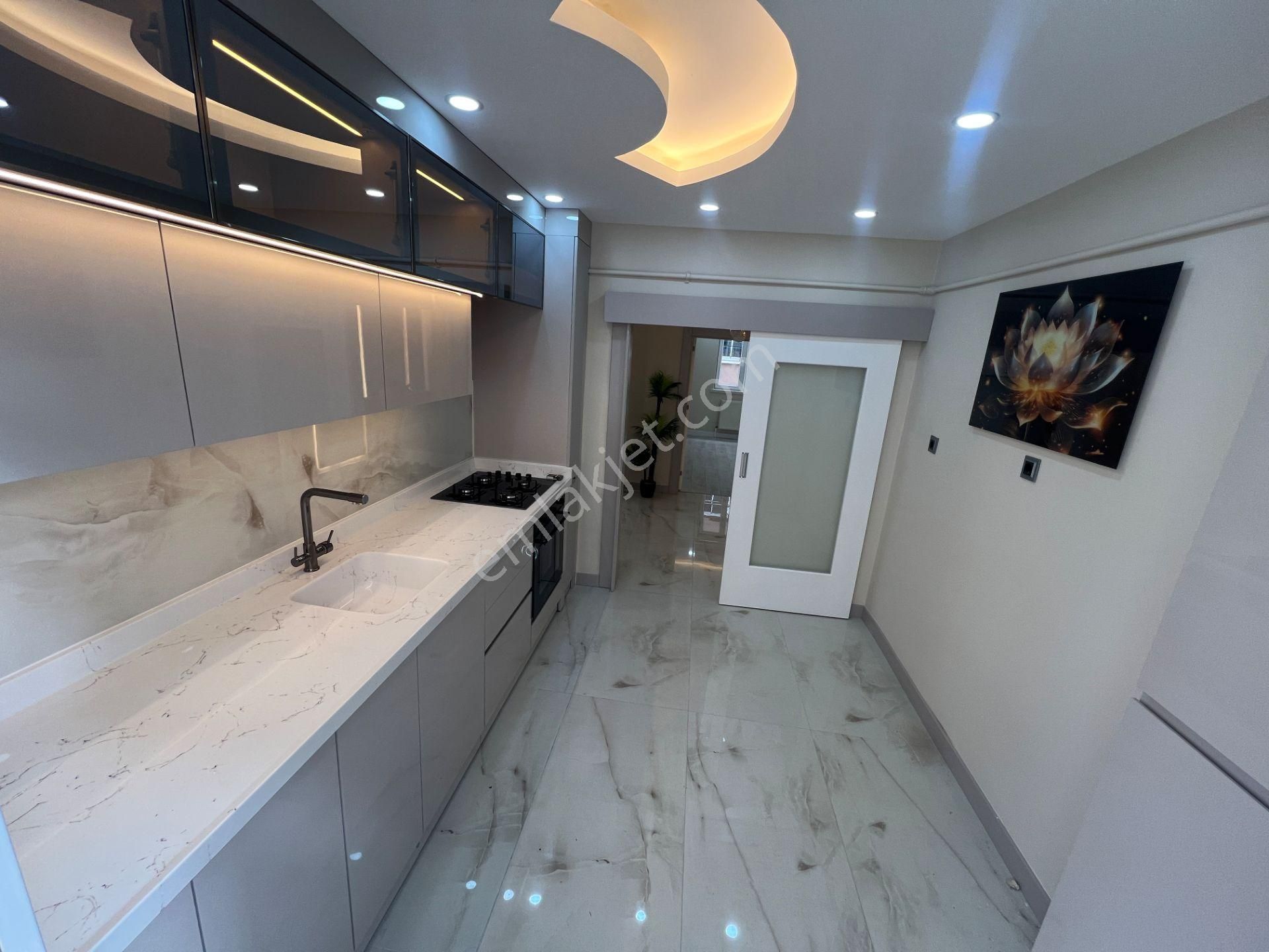 Sincan Mareşalçakmak Mah 1.arakat Ön Cephe Salon Bagımsız Daire - Görsel 5