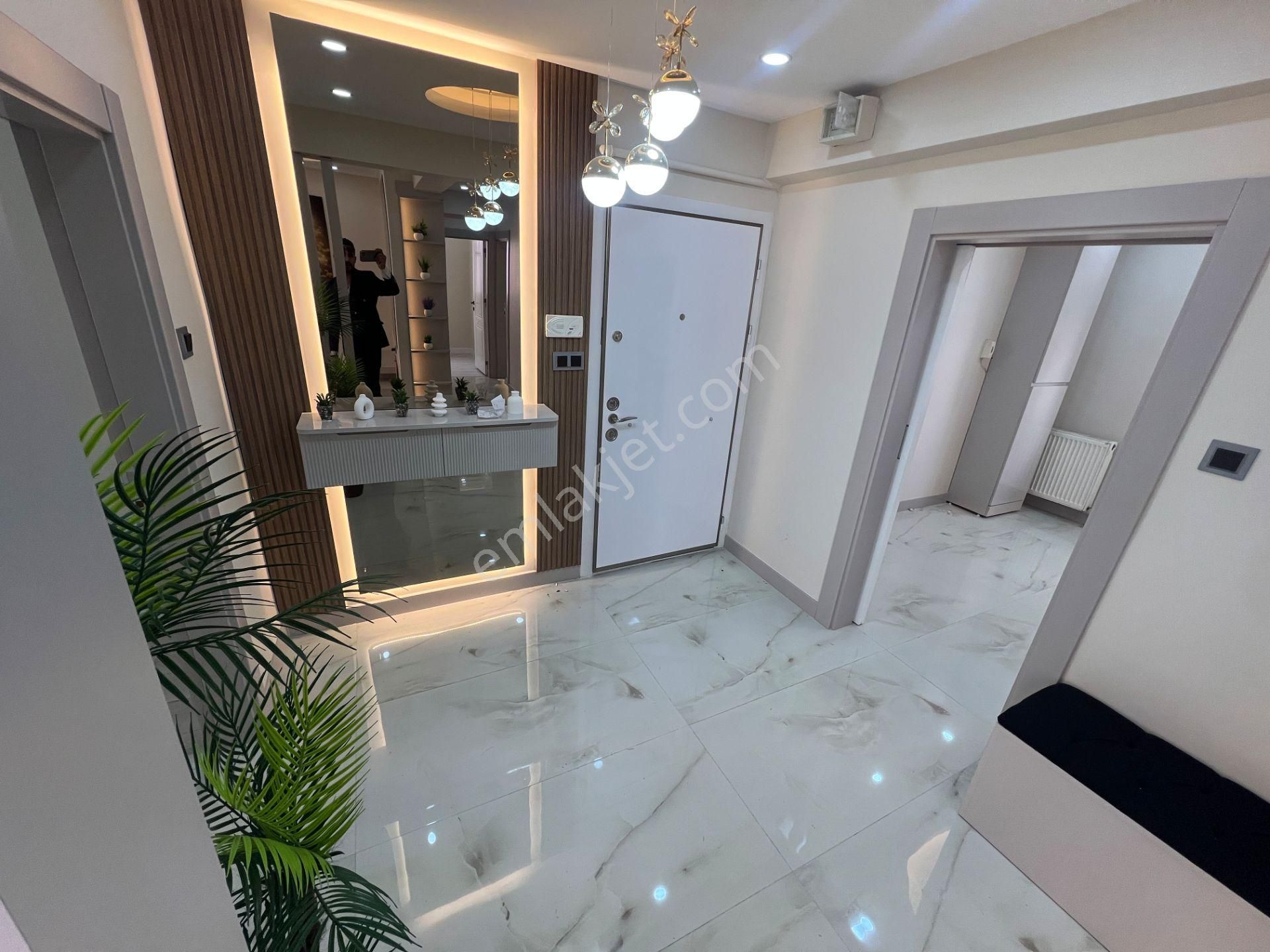 Sincan Mareşalçakmak Mah 1.arakat Ön Cephe Salon Bagımsız Daire - Görsel 32