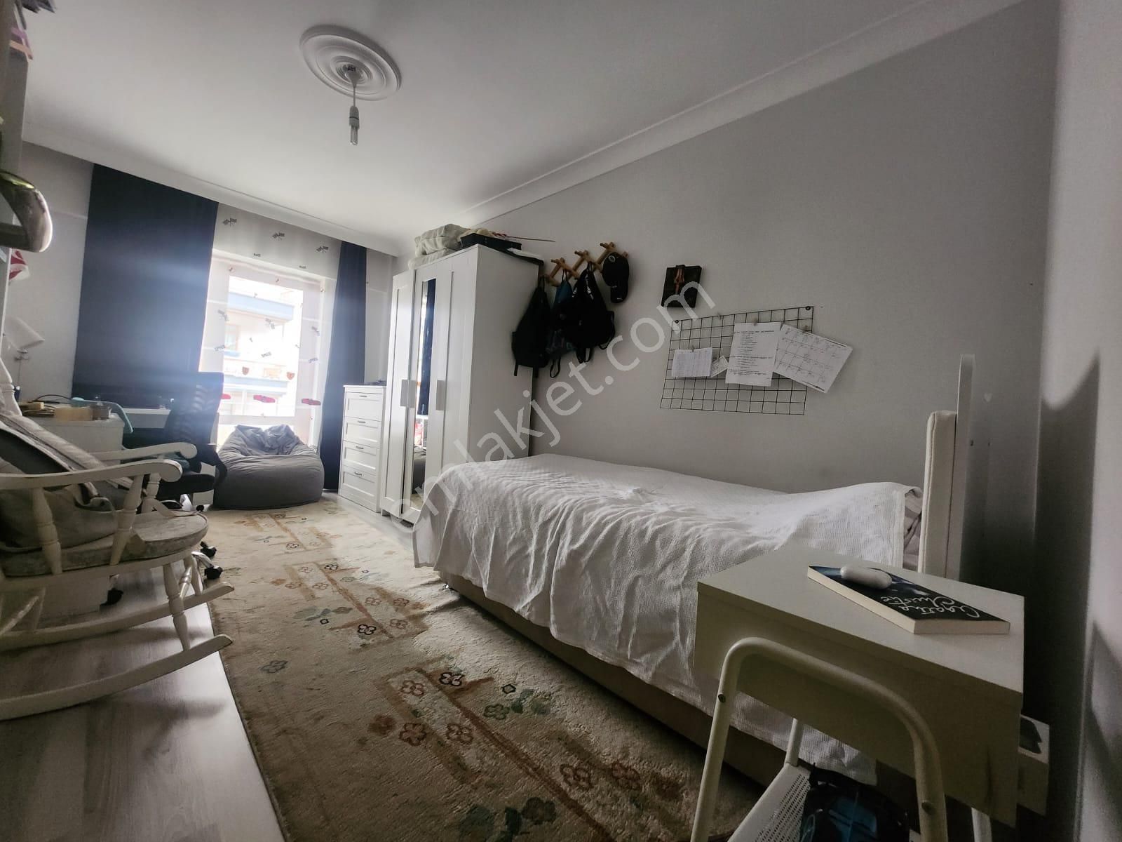 Relax'tan Seval Cad.yeni Bina Da Asansörlü Kacmaz Ön Cephe 3+1 - Görsel 14