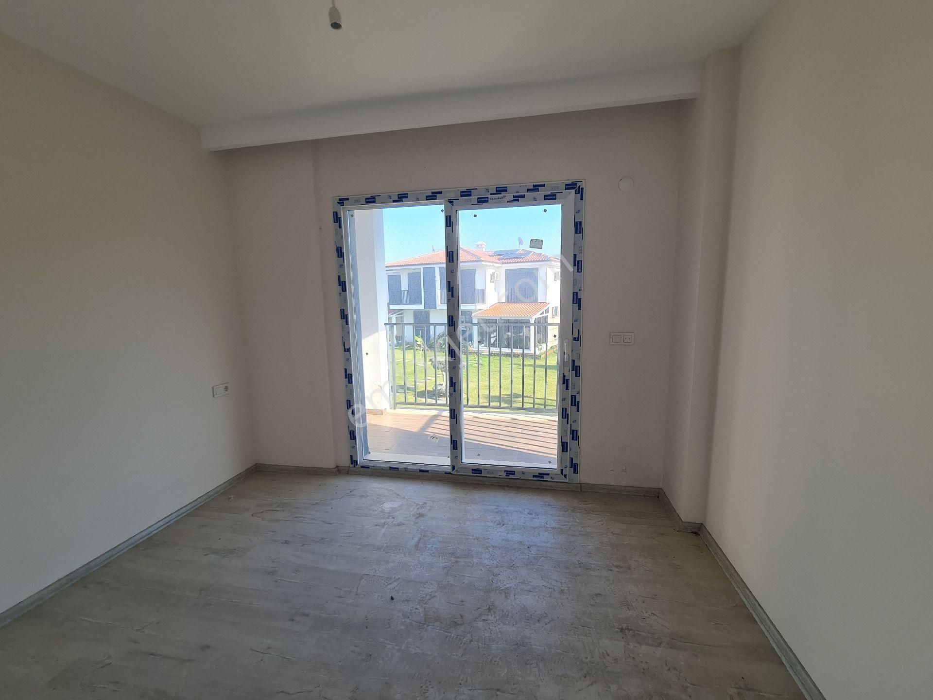 Birlik Gayrimenkul Den Satılık Havuzlu Site İçerisinde Bahçeli 3+1 Yazlık - Görsel 15