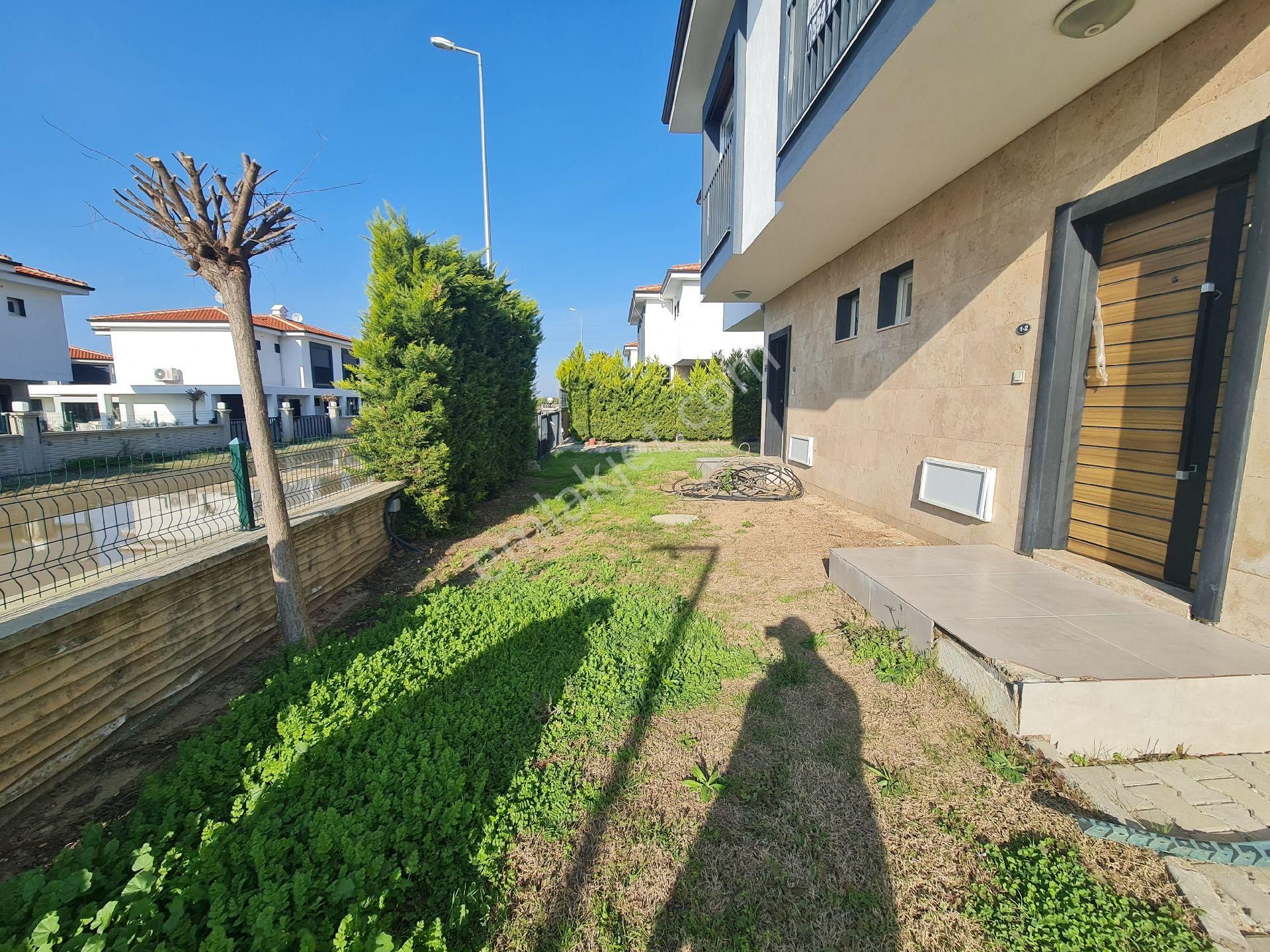 Birlik Gayrimenkul Den Satılık Havuzlu Site İçerisinde Bahçeli 3+1 Yazlık - Görsel 4