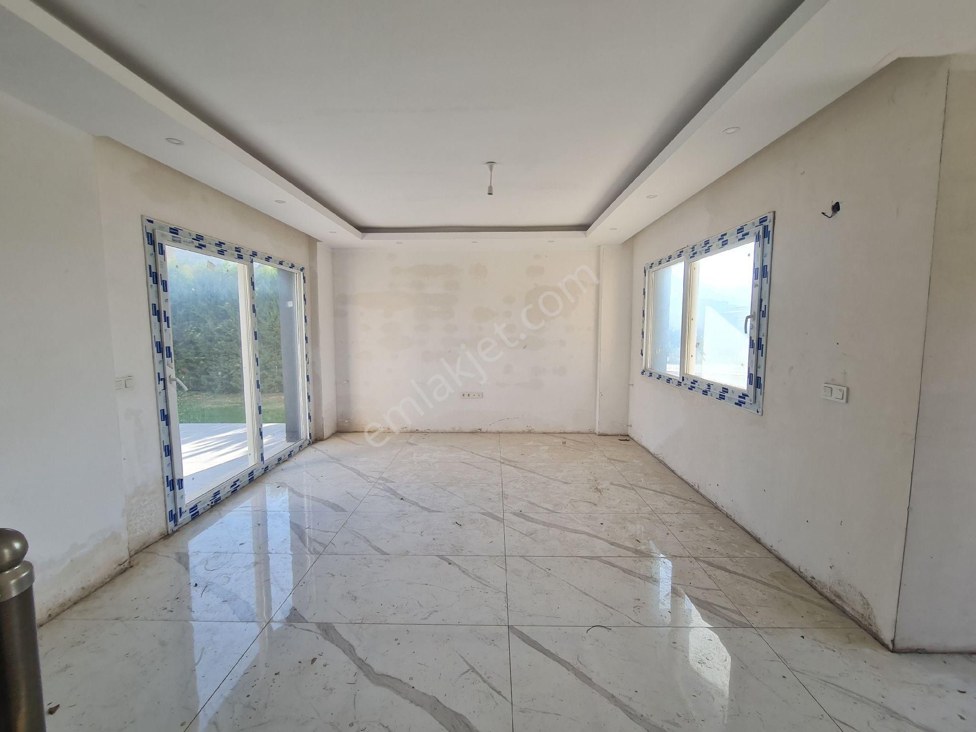 Birlik Gayrimenkul Den Satılık Havuzlu Site İçerisinde Bahçeli 3+1 Yazlık - Görsel 11