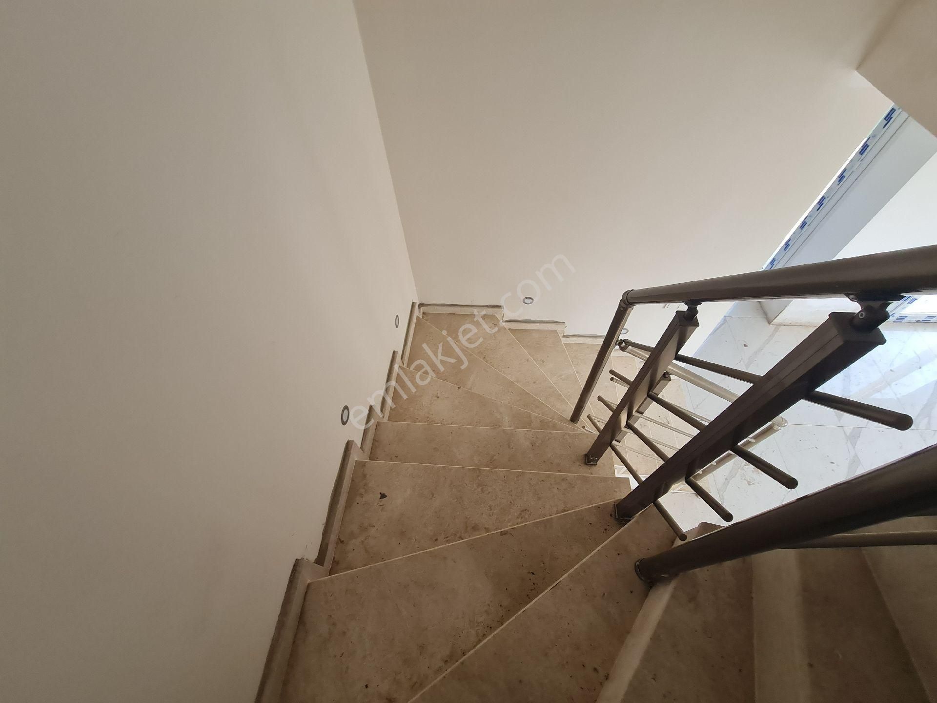 Birlik Gayrimenkul Den Satılık Havuzlu Site İçerisinde Bahçeli 3+1 Yazlık - Görsel 25