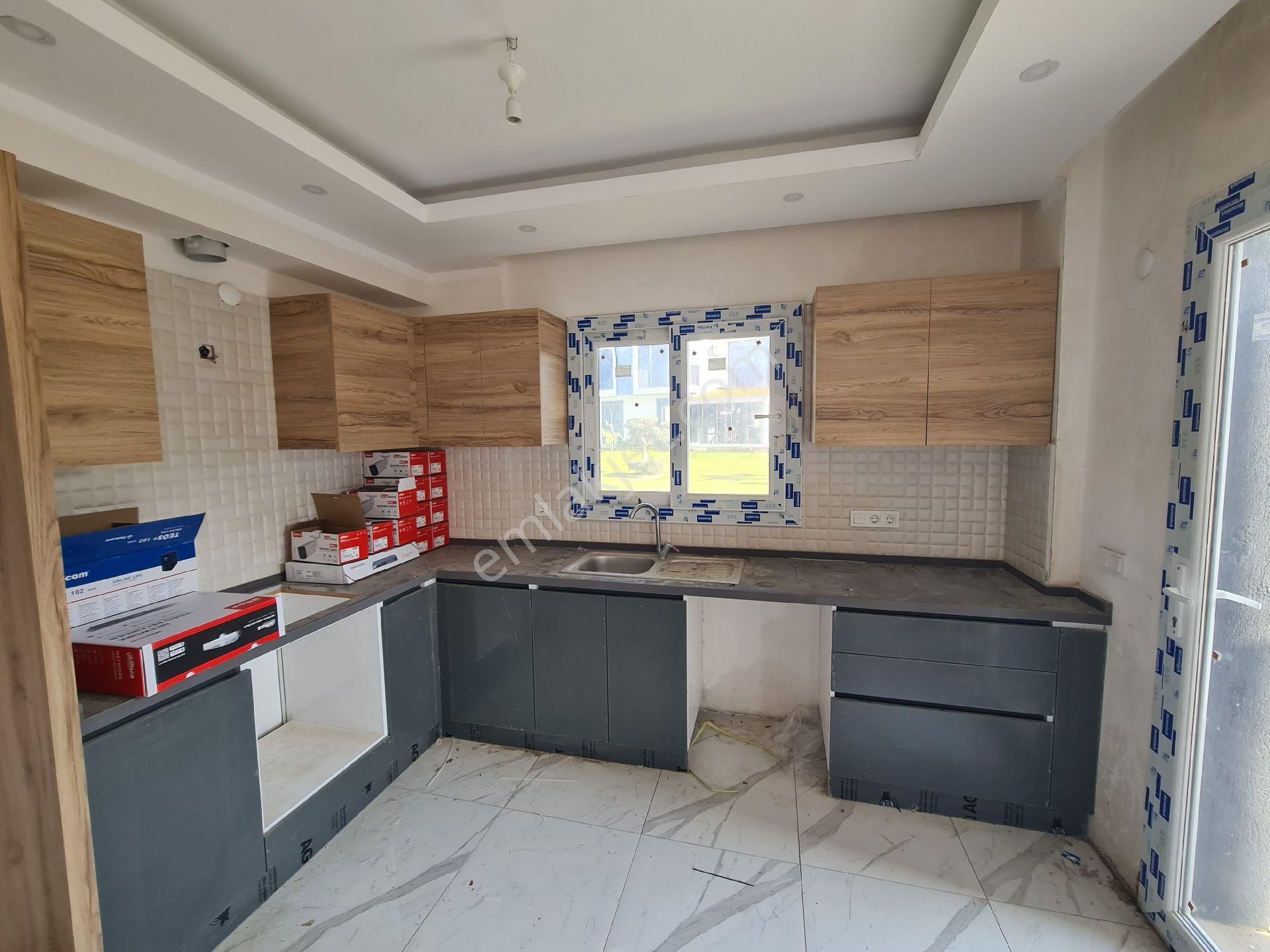 Birlik Gayrimenkul Den Satılık Havuzlu Site İçerisinde Bahçeli 3+1 Yazlık - Görsel 9