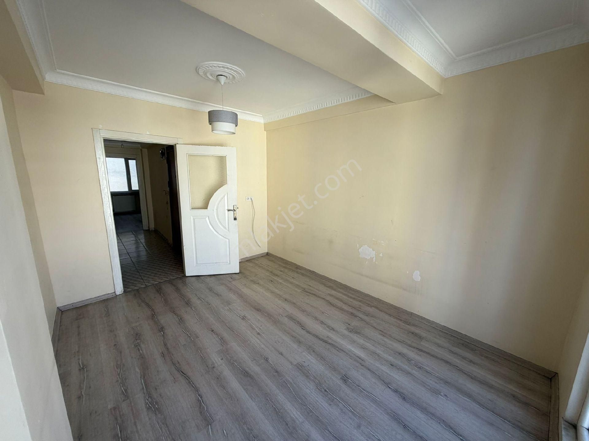 Yılmaz Emlak'tan Atatürk Mahallesinde Satılık 2+1 3.kat Daire - Görsel 8