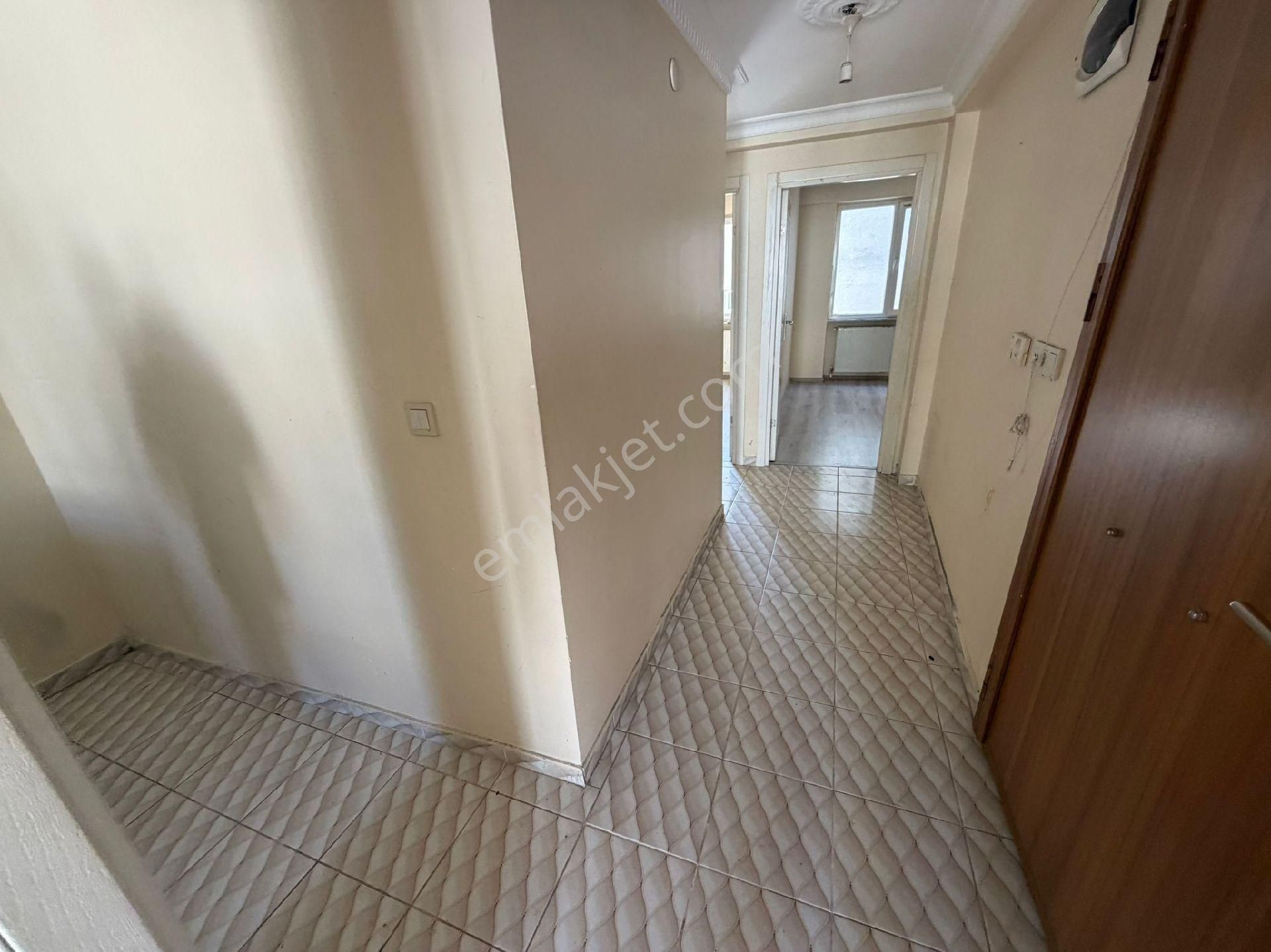 Yılmaz Emlak'tan Atatürk Mahallesinde Satılık 2+1 3.kat Daire - Görsel 4